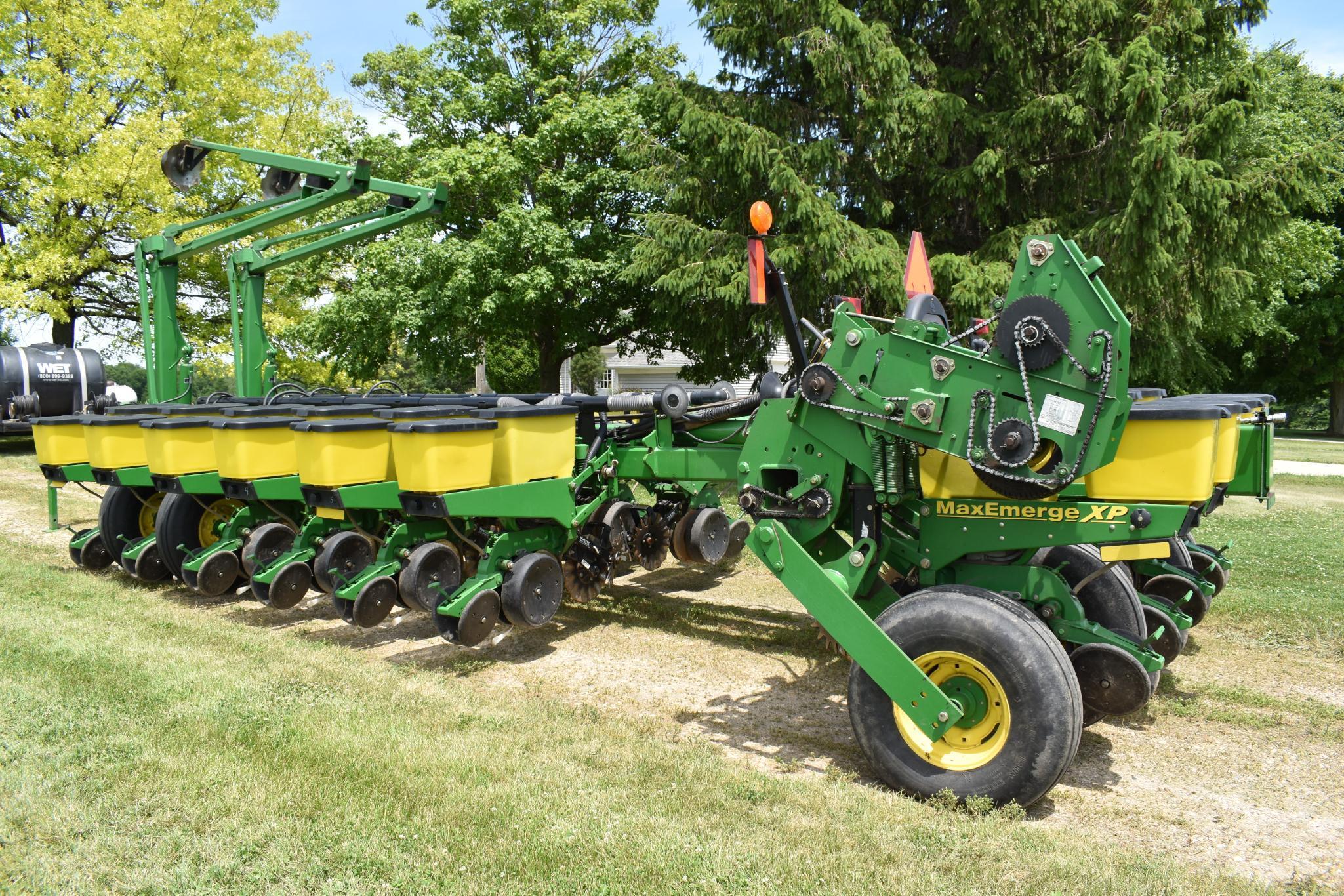 2006 John Deere 1770NT 16 row 30" planter