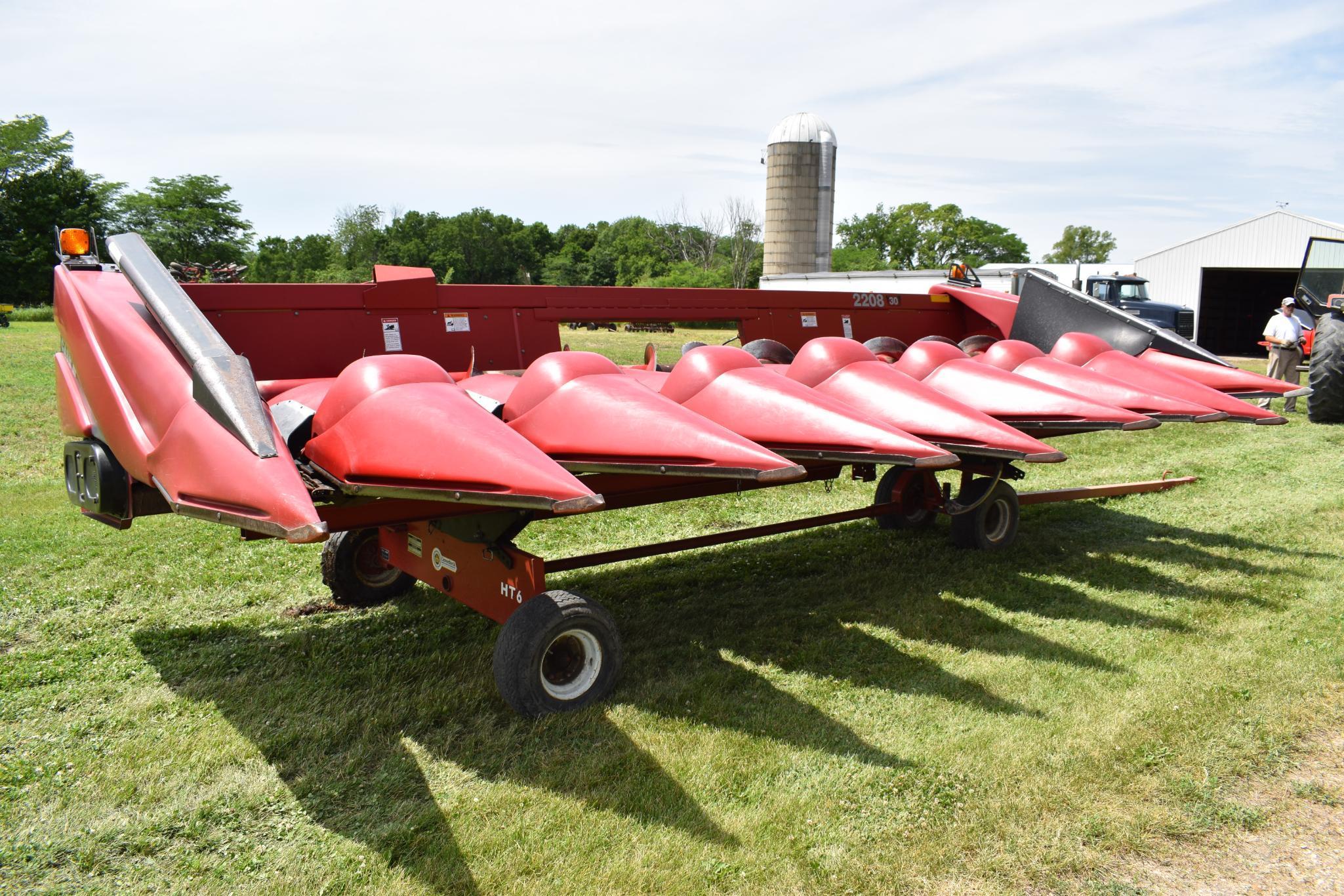 Case-IH 2208 8 row 30" corn head