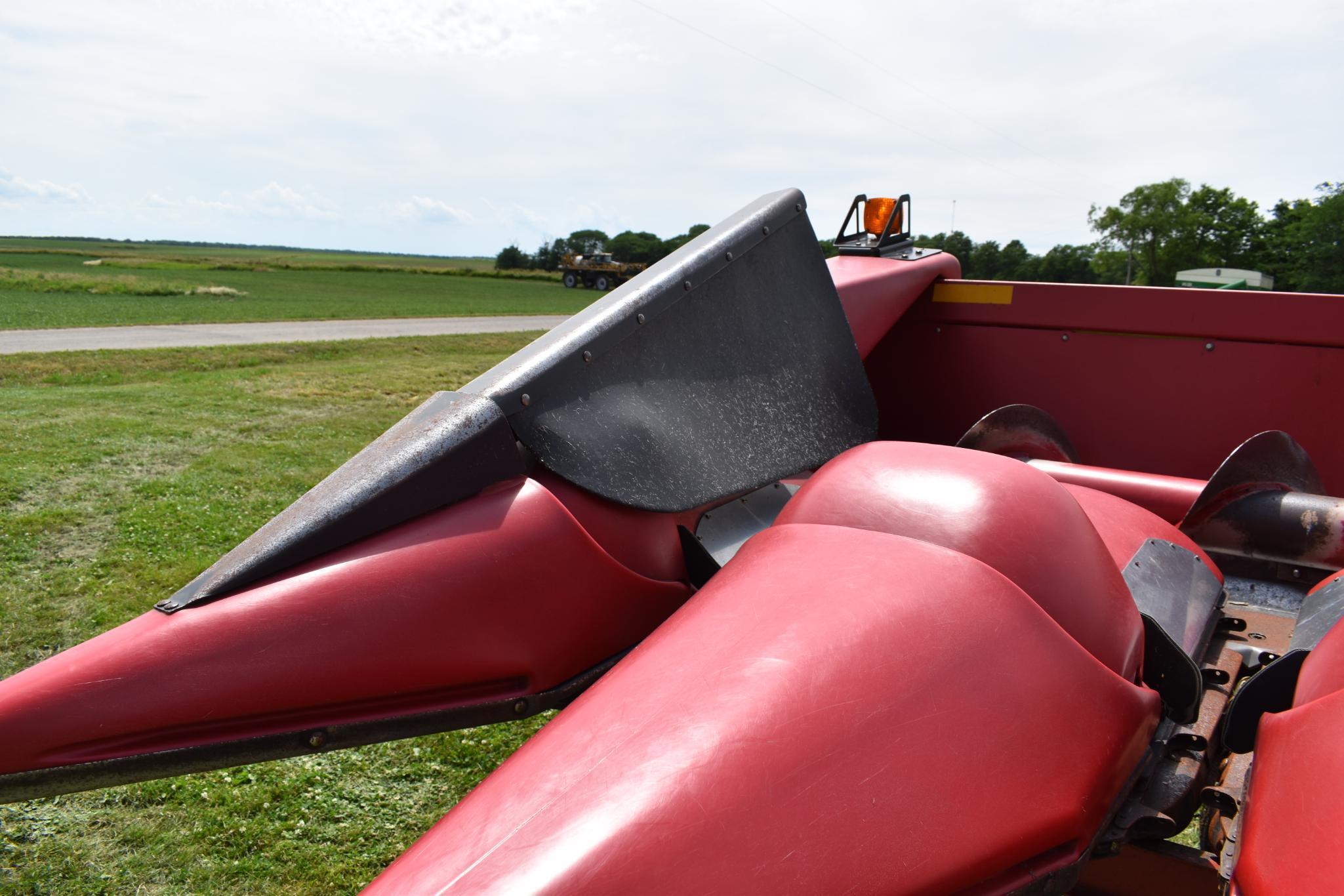 Case-IH 2208 8 row 30" corn head