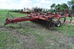 Kewanee Tillage-Saver 9-shank disc-chisel