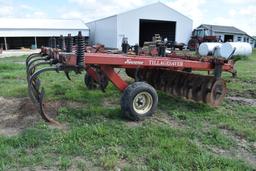 Kewanee Tillage-Saver 9-shank disc-chisel