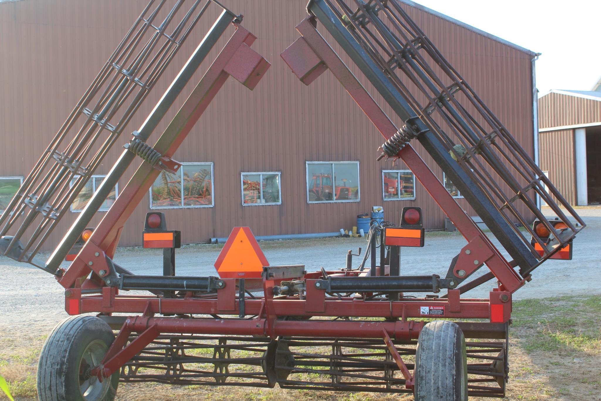 Case-IH 24' crumbler rolling basket