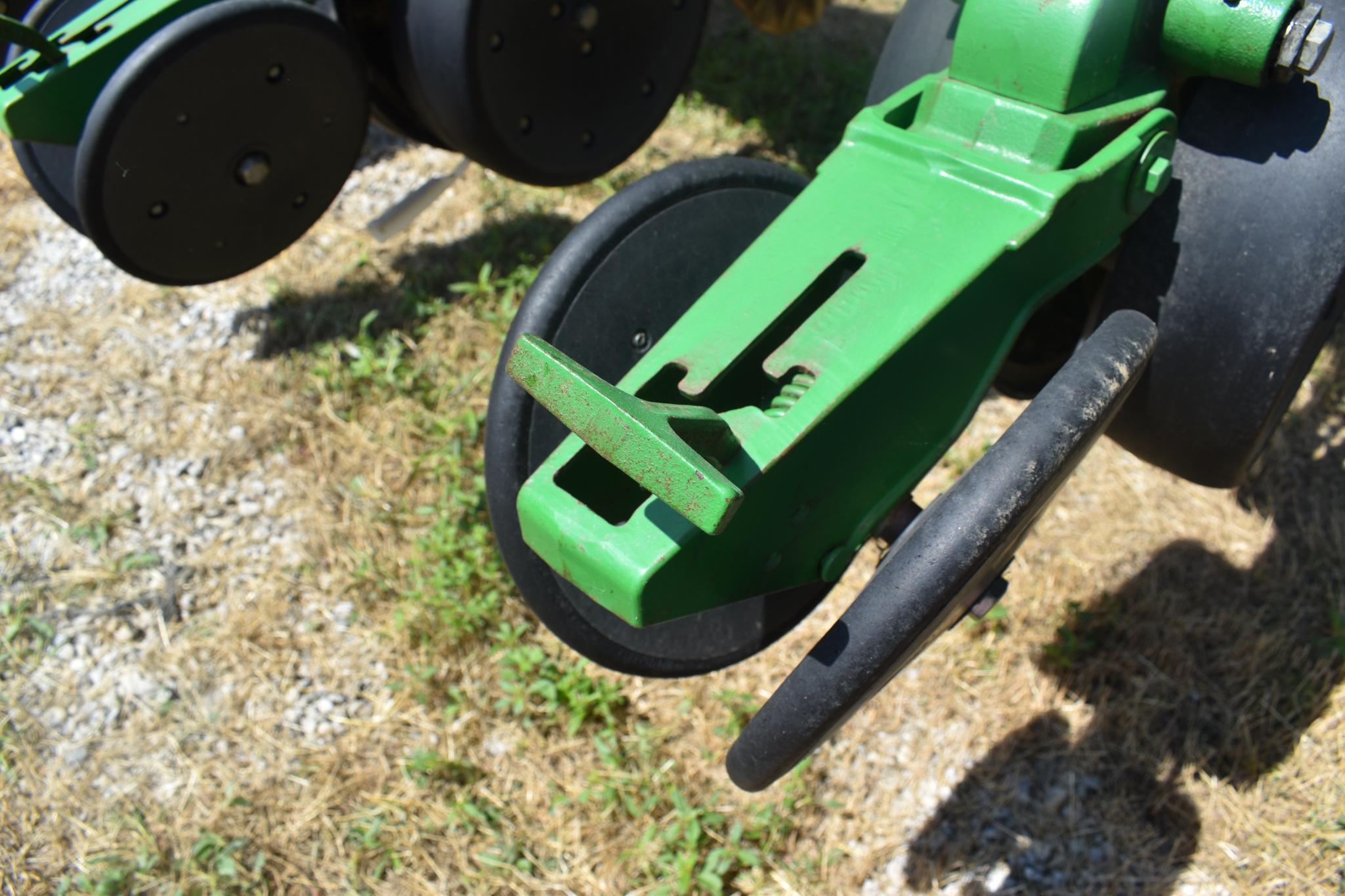 2006 John Deere 1770NT CCS 24 row 30" planter