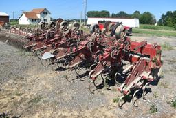 Case-IH 183 12 row 30" cultivator