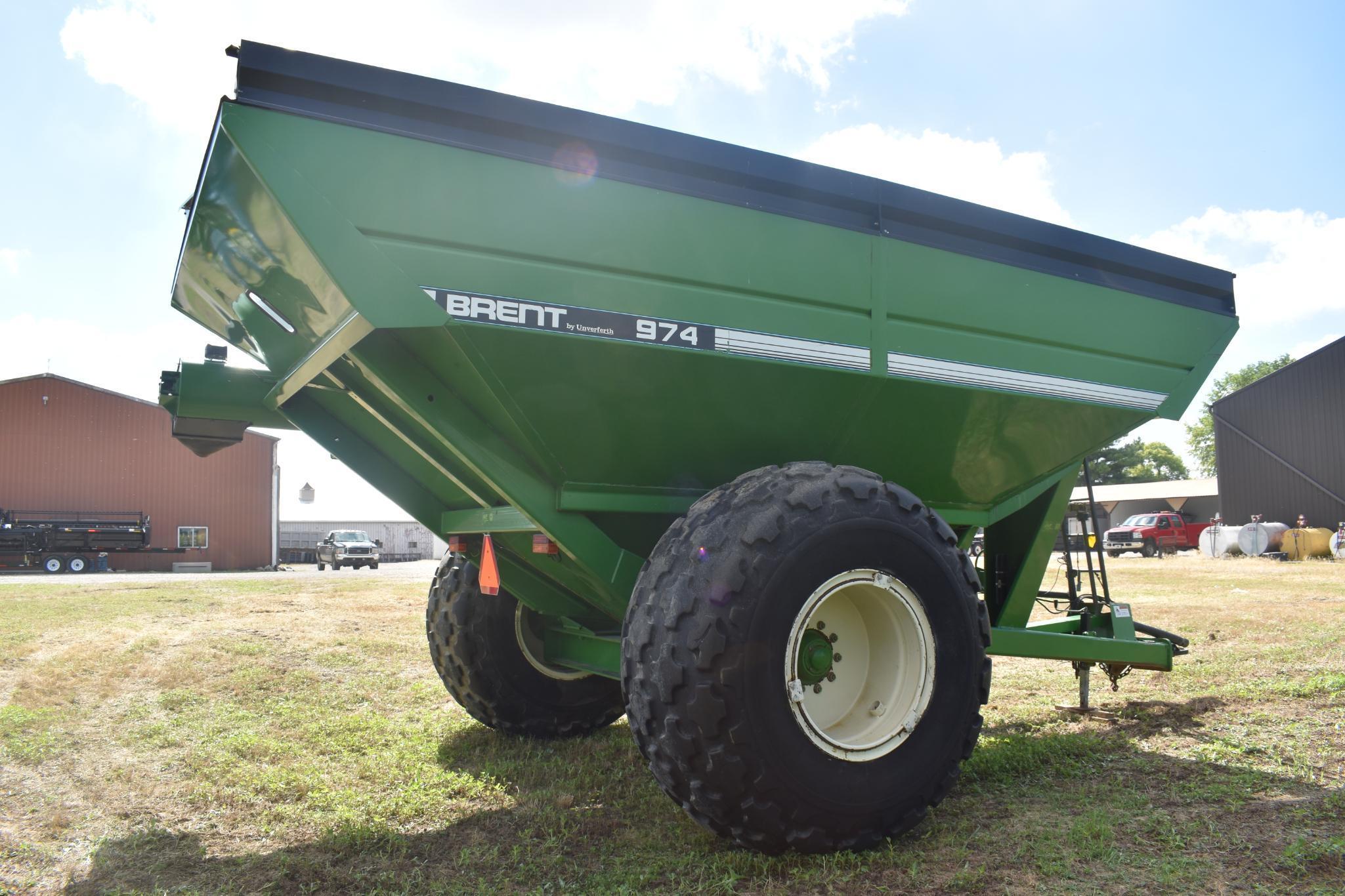 Brent 974 grain cart