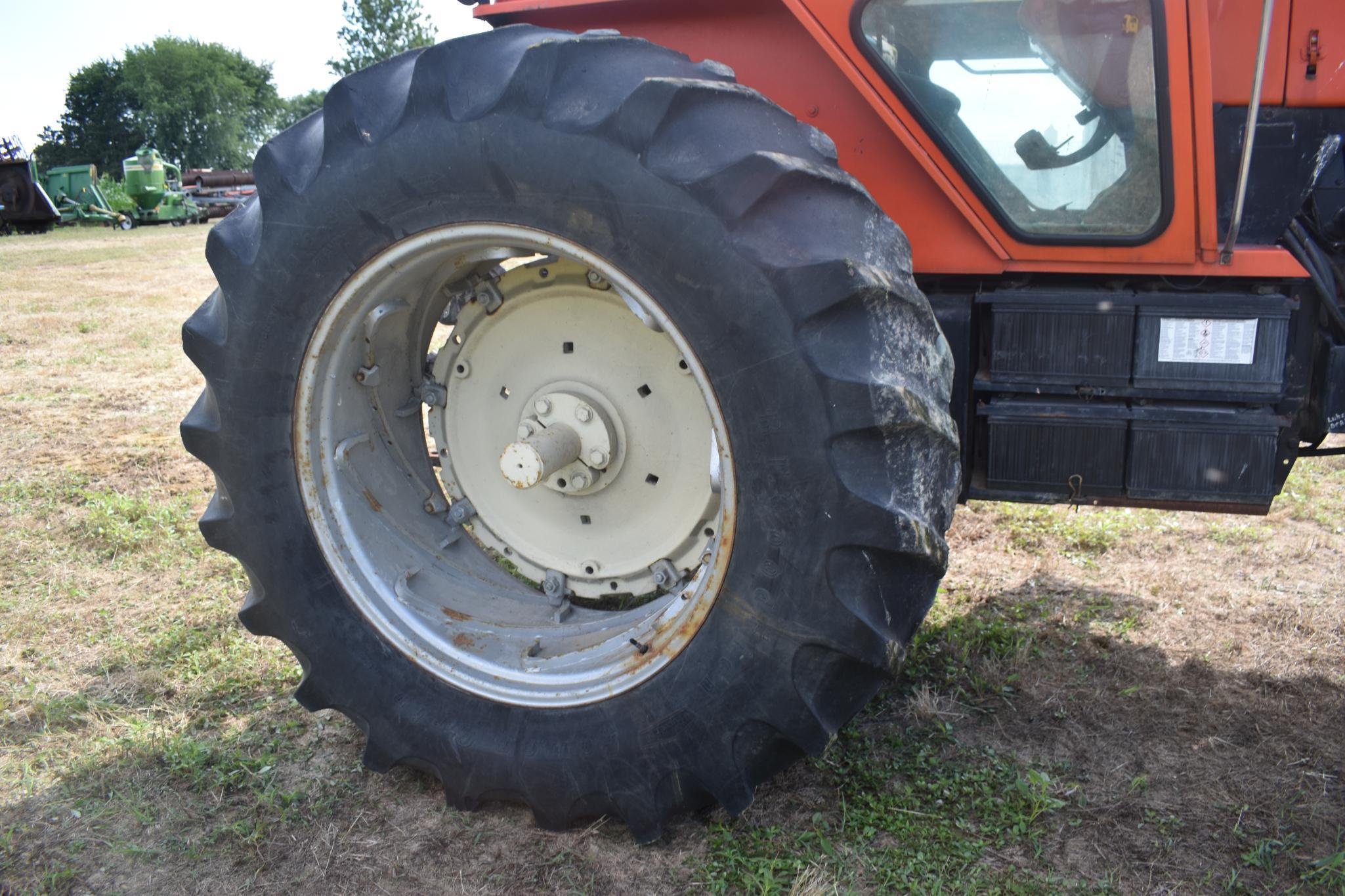 1979 Allis-Chalmers 7060 2wd tractor