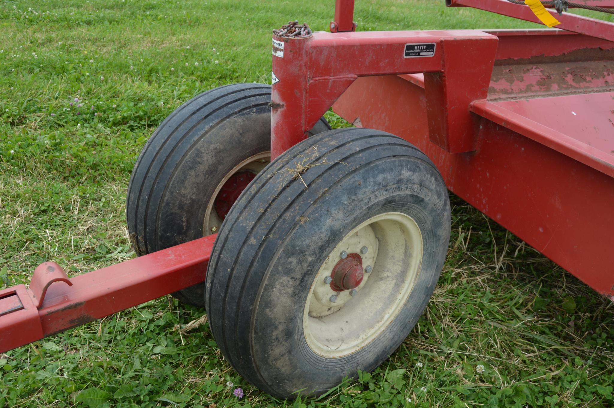 Meyer 24' portable hay/forage feeder