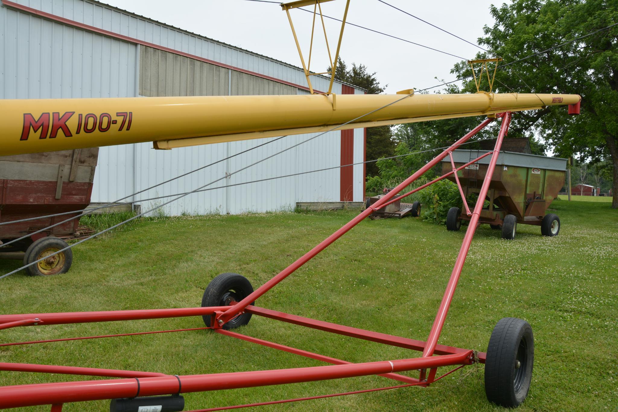 Westfield MK 100-71 10" x 71' hyd. swing away auger