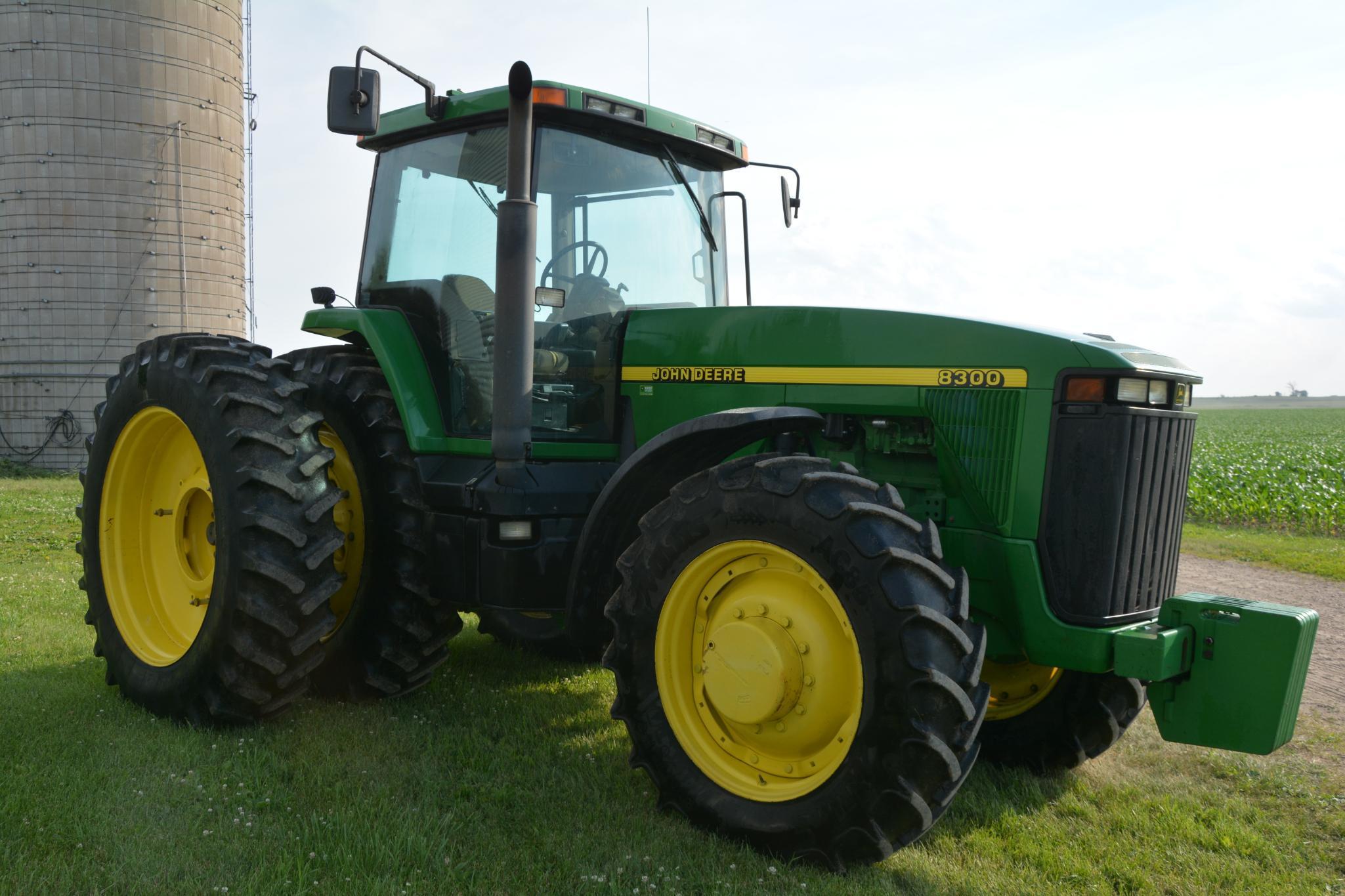 1998 John Deere 8300 MFWD tractor