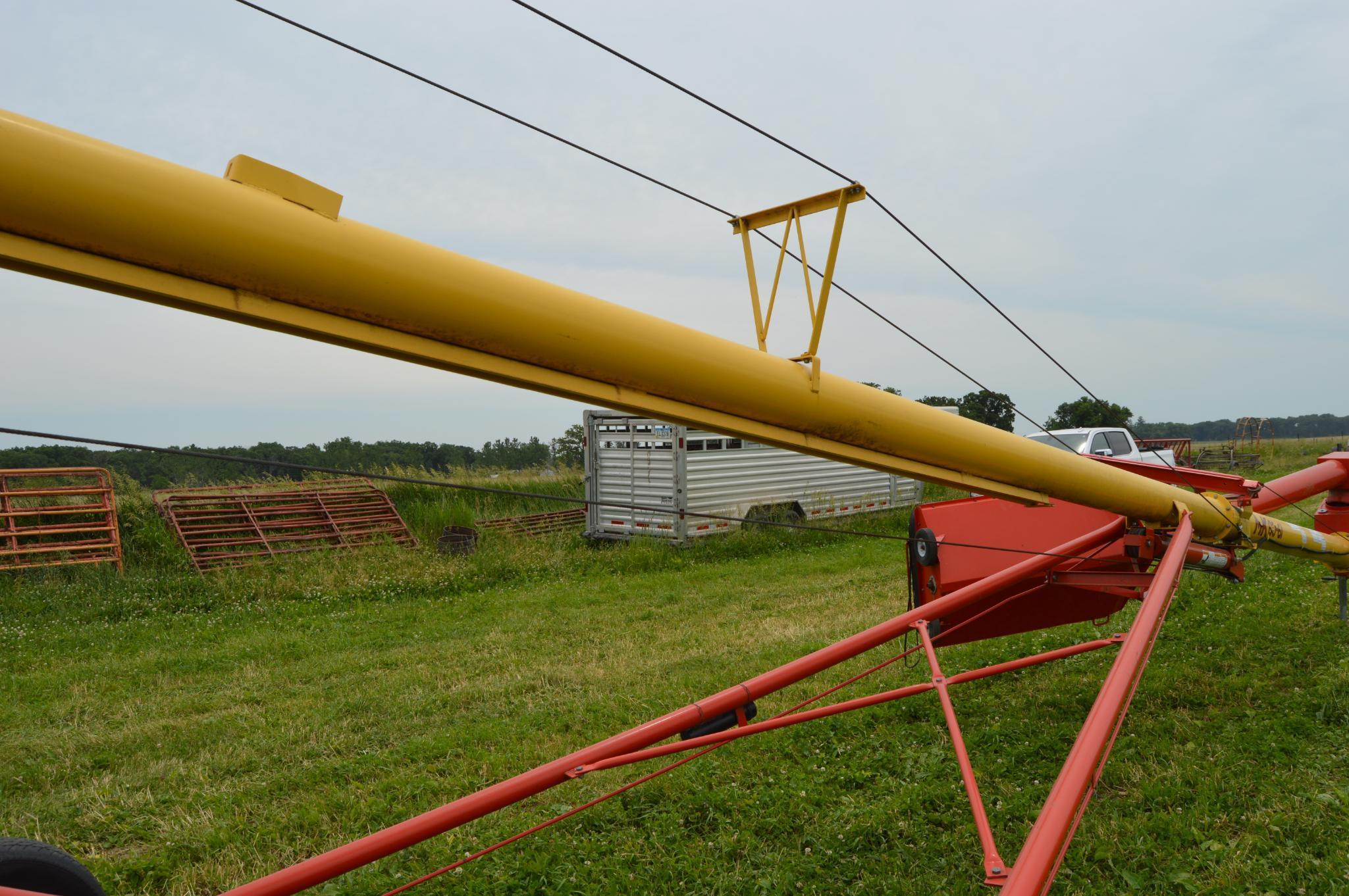 Westfield MK 80-61 8" x 61' hyd. swing away auger