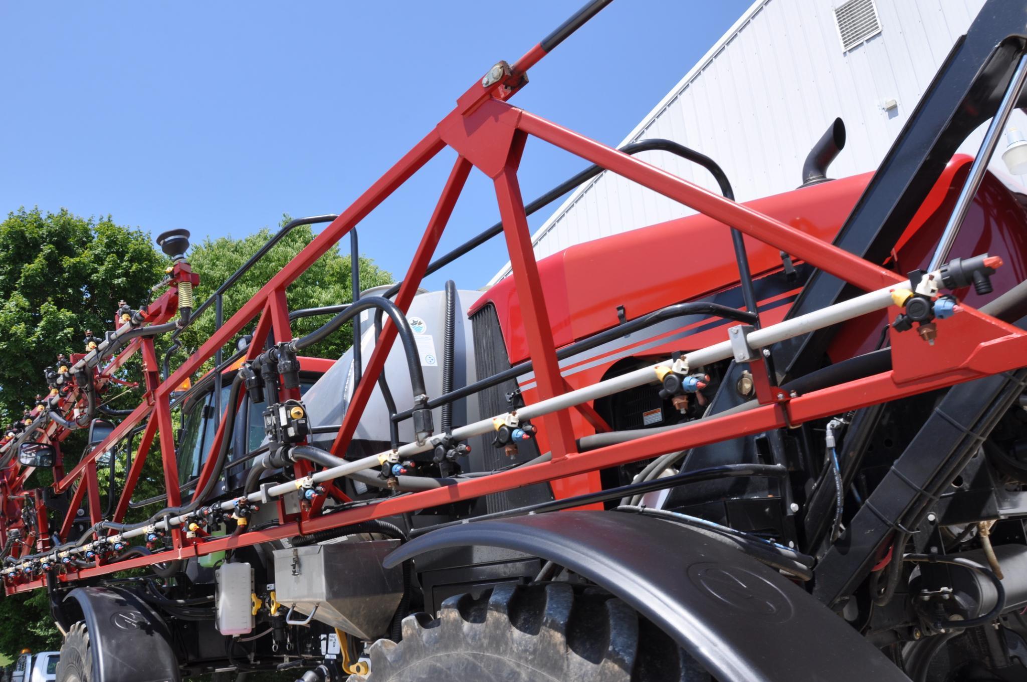 2013 Case-IH 3330 self-propelled sprayer