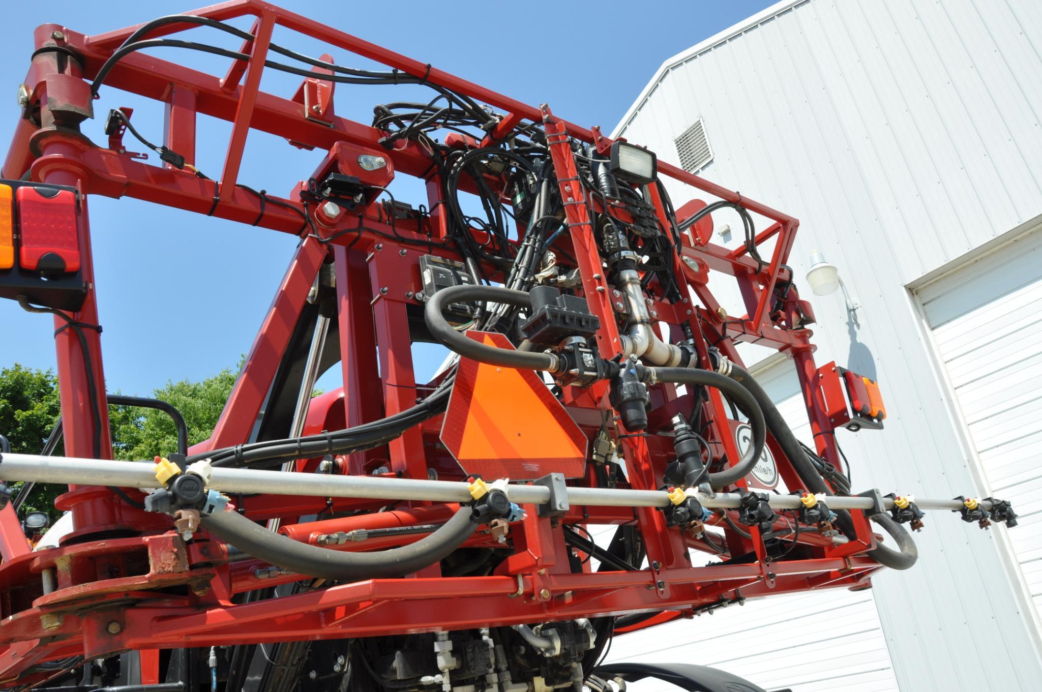 2013 Case-IH 3330 self-propelled sprayer