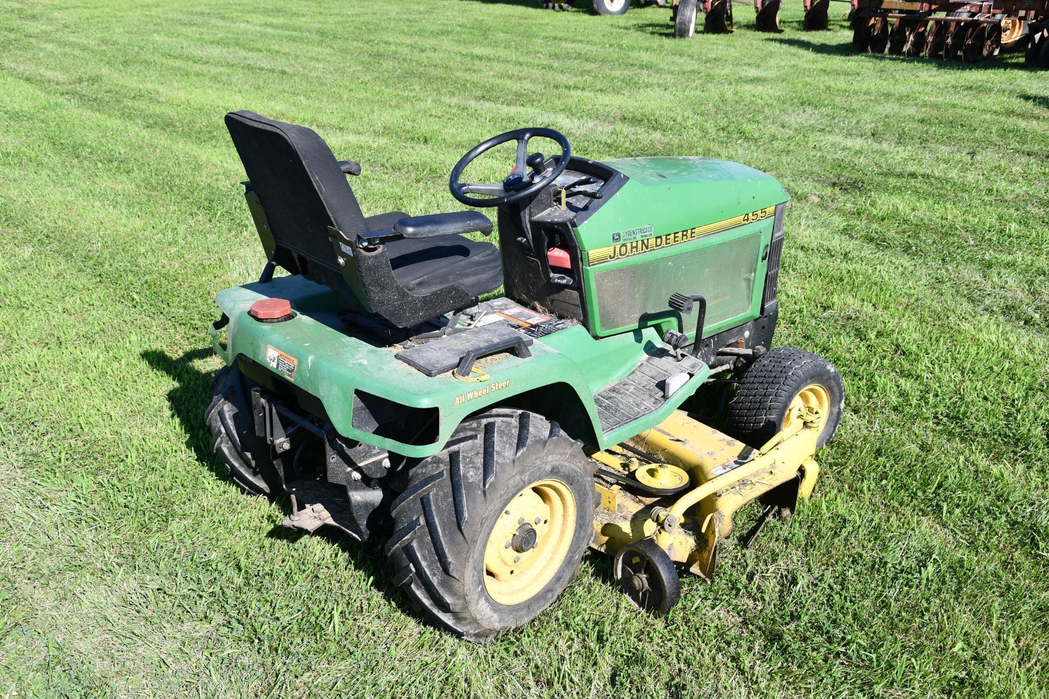 John Deere 455 4-wheel steer lawn mower