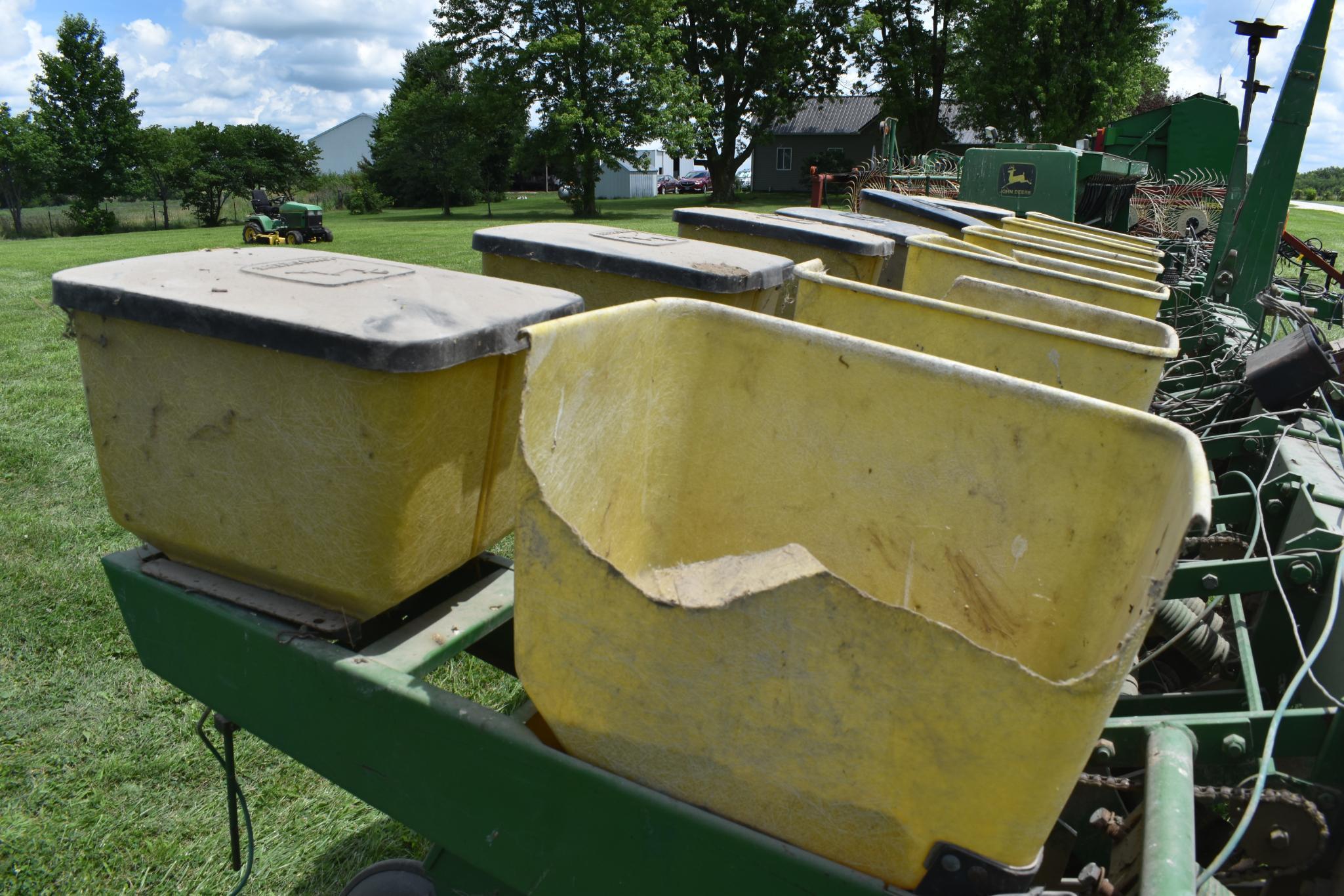 John Deere 7000 6 row 30" planter