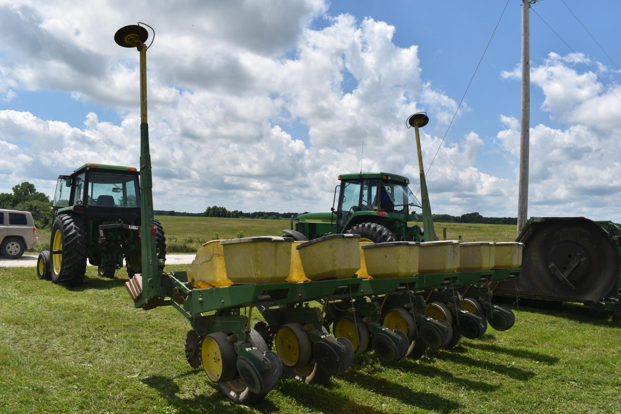 John Deere 7000 6 row 30" planter