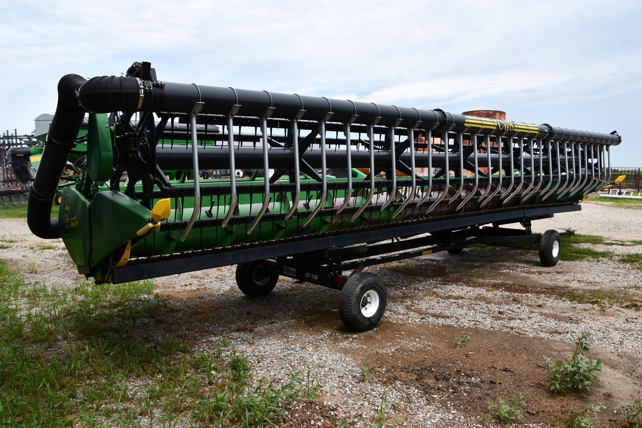 2006 John Deere 630F 30' HydraFlex platform