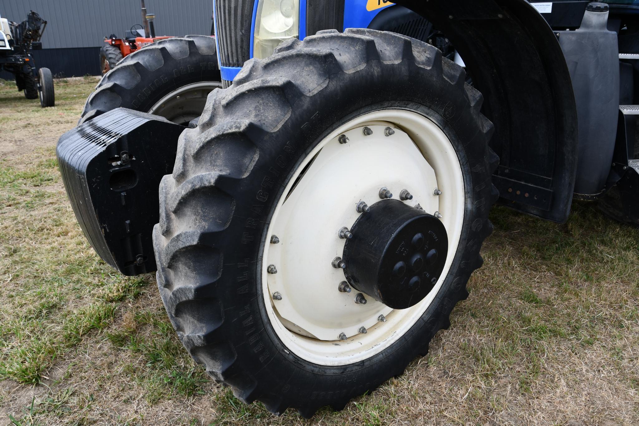 2005 New Holland TG275 MFWD tractor