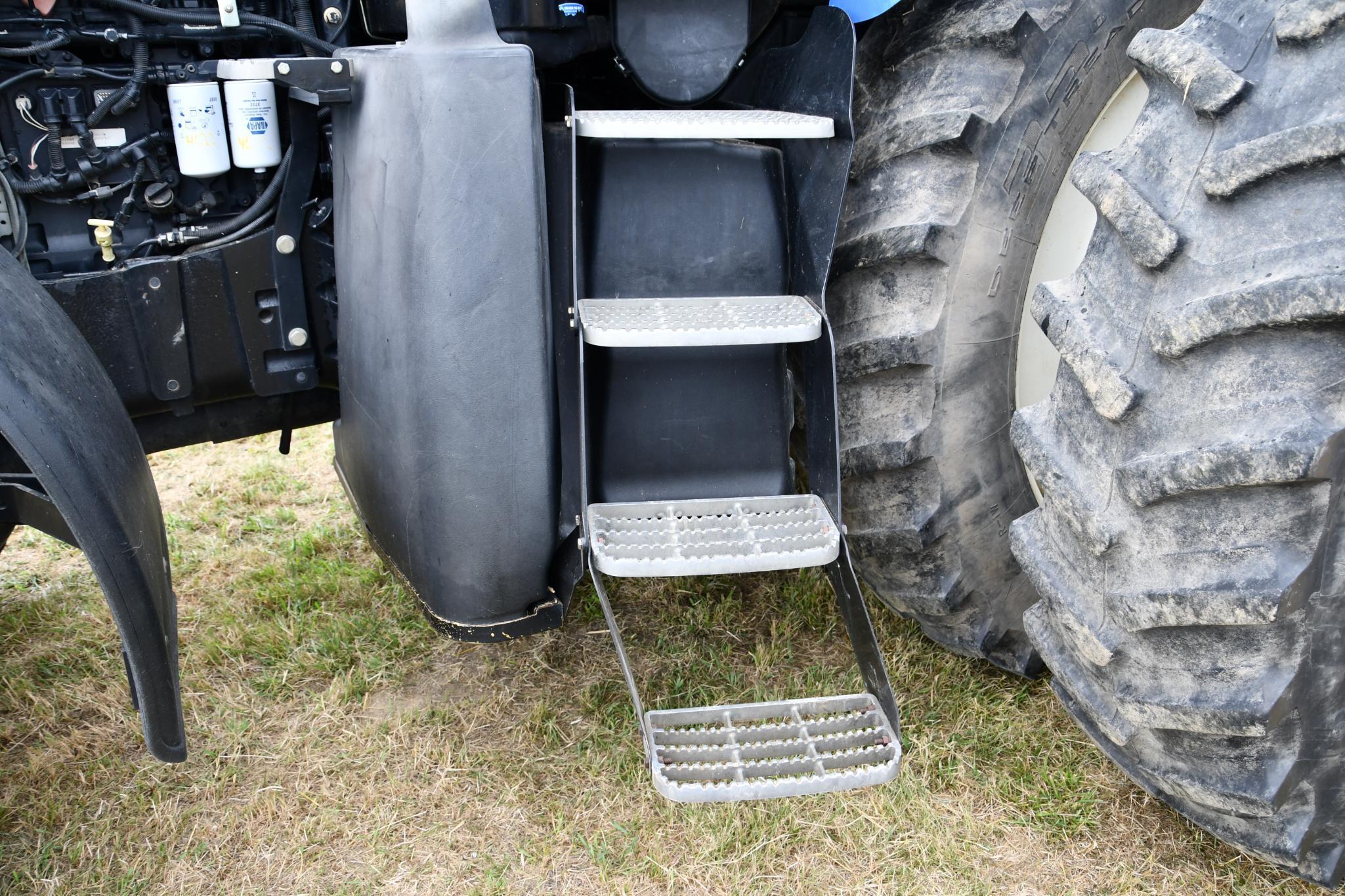 2005 New Holland TG275 MFWD tractor