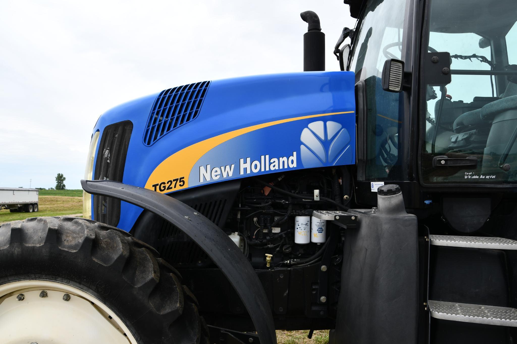 2005 New Holland TG275 MFWD tractor