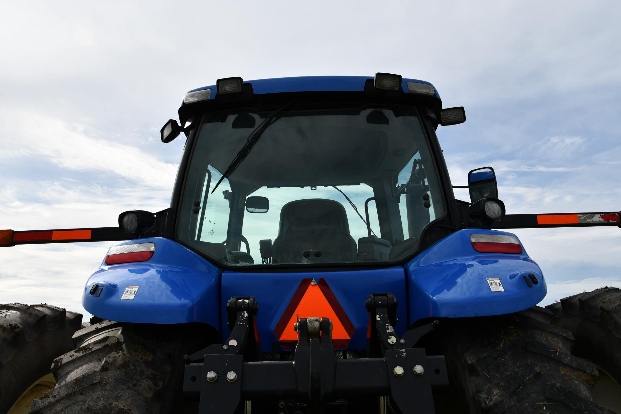 2005 New Holland TG275 MFWD tractor