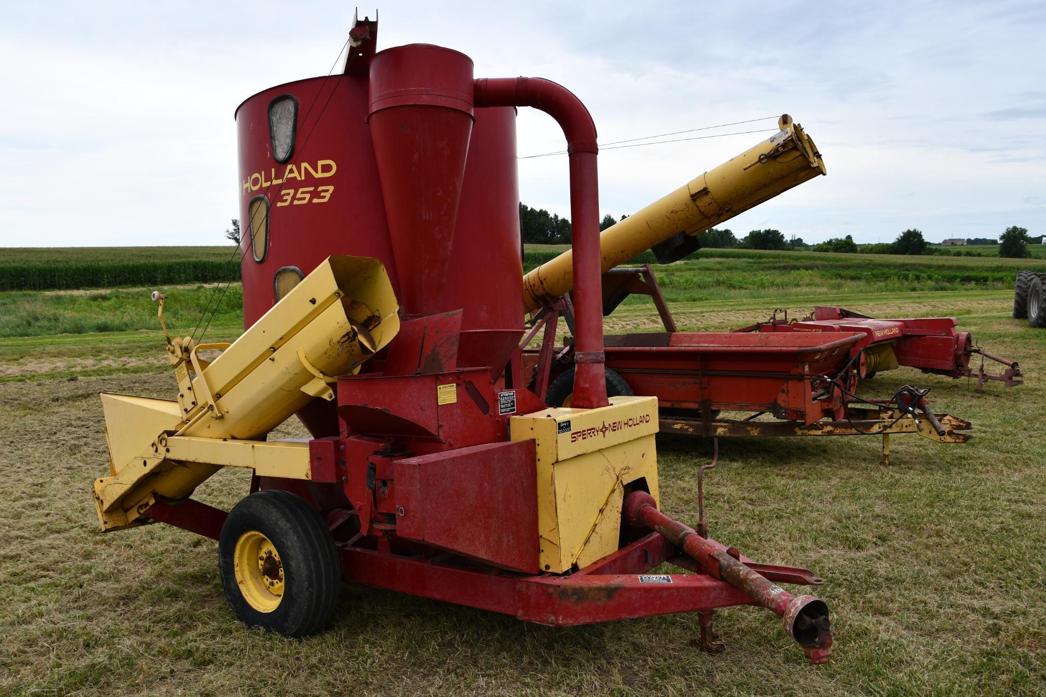 New Holland 353 grinder mixer