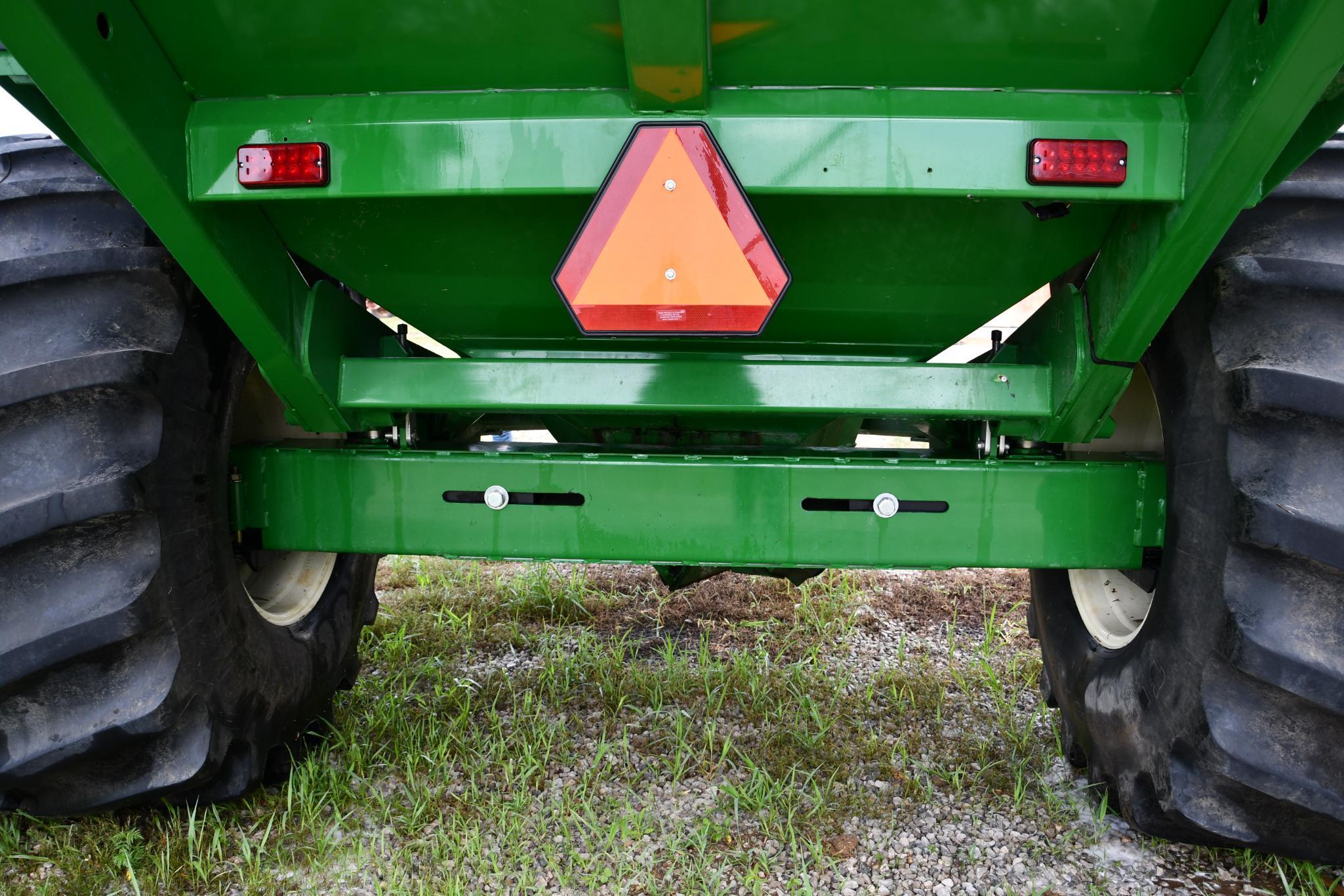 2012 Brent 1082 grain cart