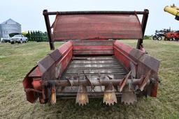 New Holland 513 manure spreader