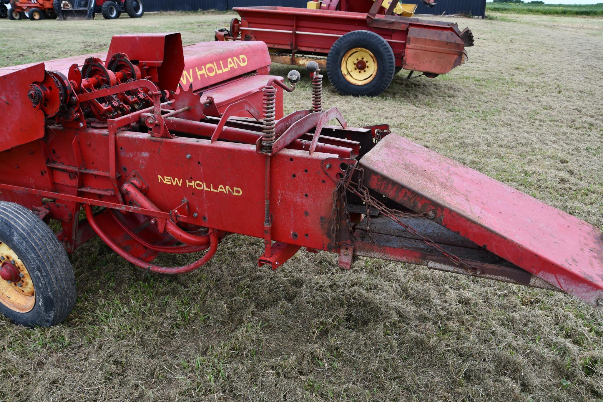 New Holland 273 small square baler