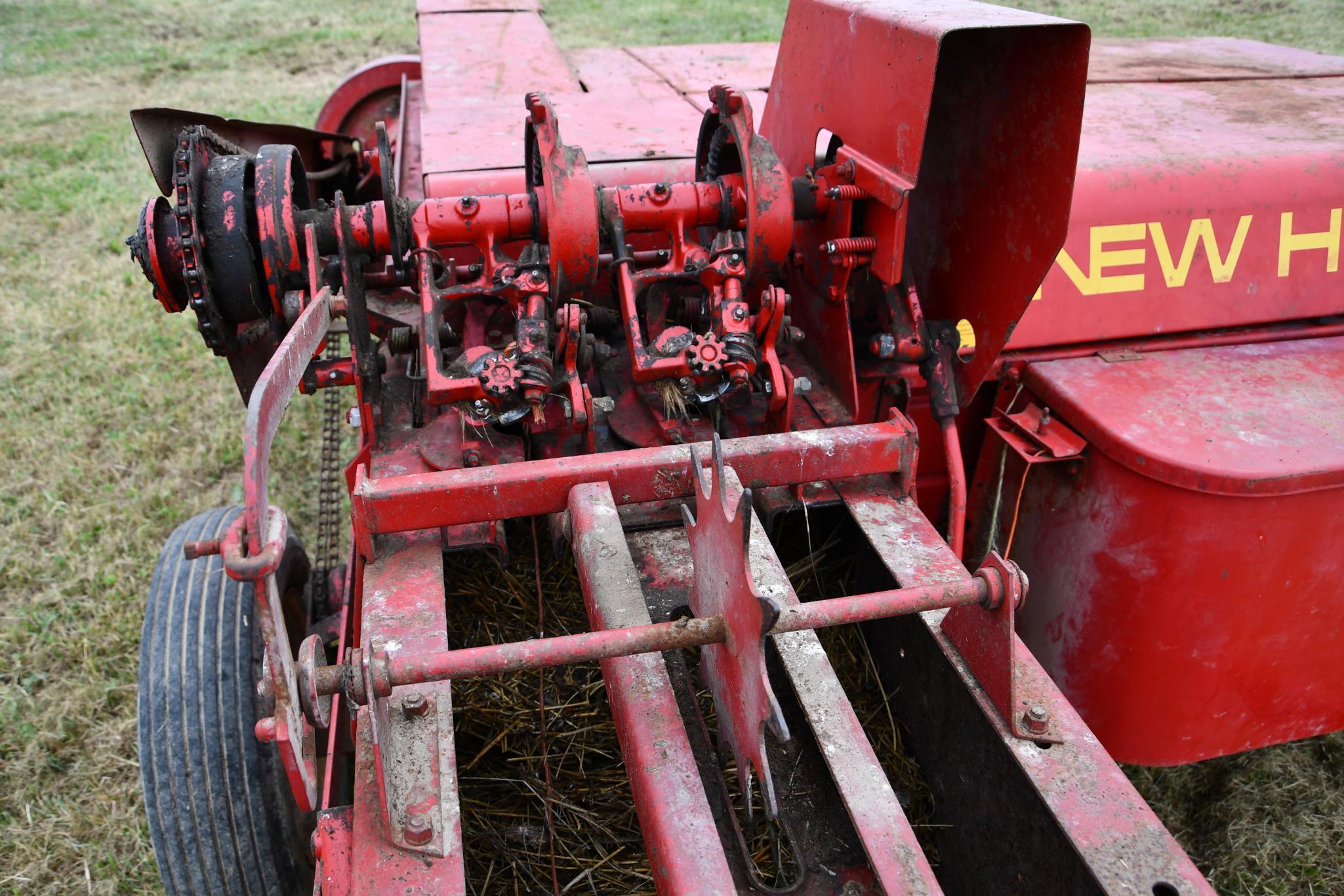 New Holland 273 small square baler