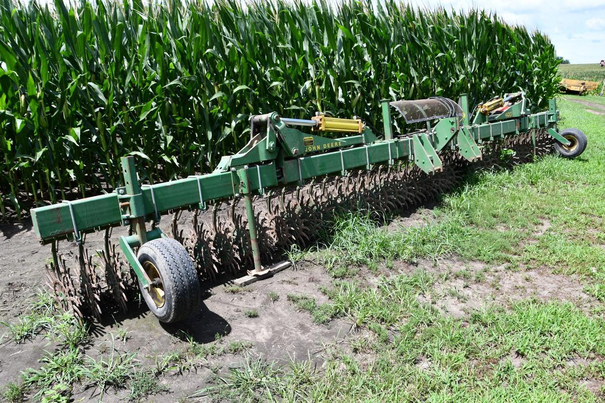 John Deere 400 30' rotary hoe