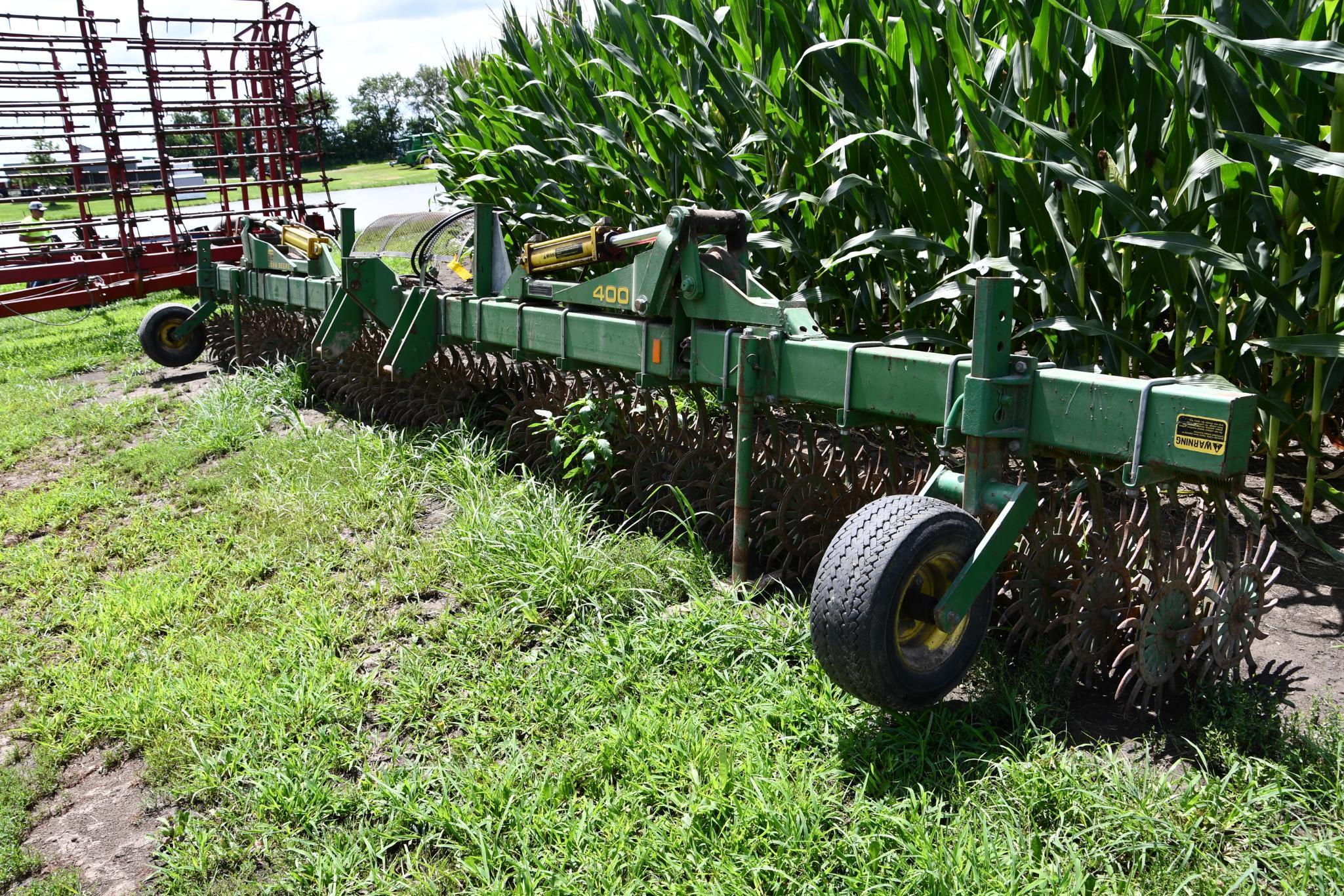 John Deere 400 30' rotary hoe