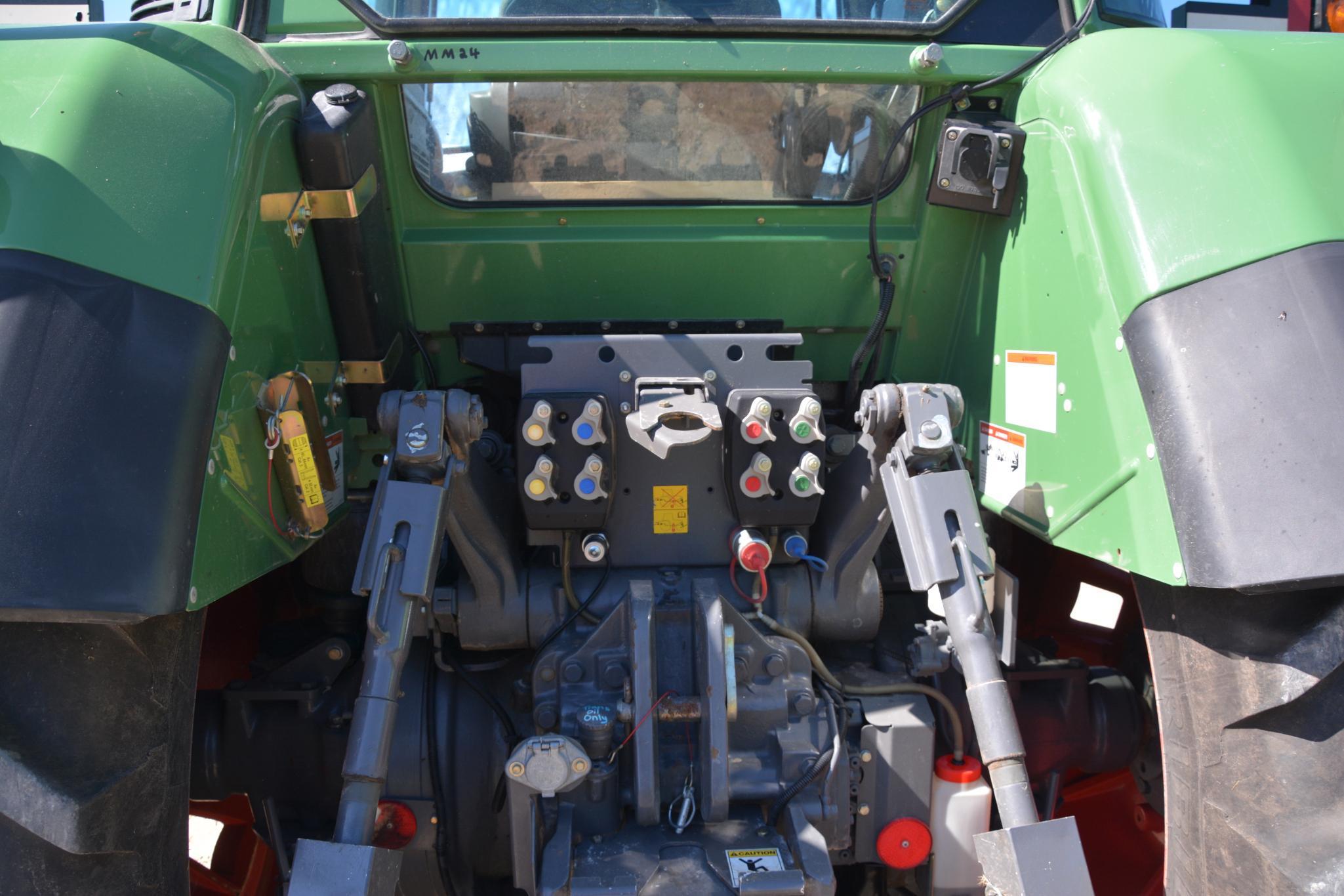 2008 Fendt 820 MFWD tractor