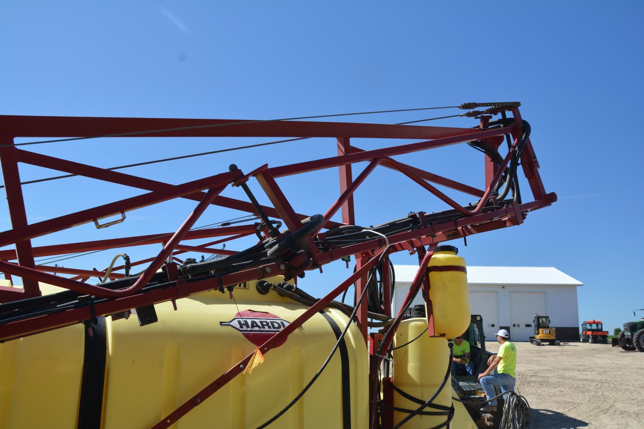 Hardi NAV-1000 "Navigator" 1000 gal. pull type sprayer