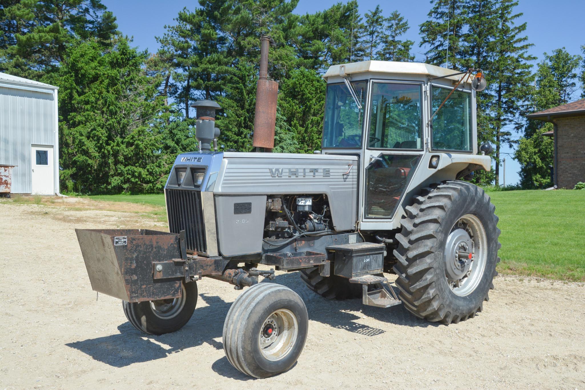 1980 White 2-85 2wd tractor