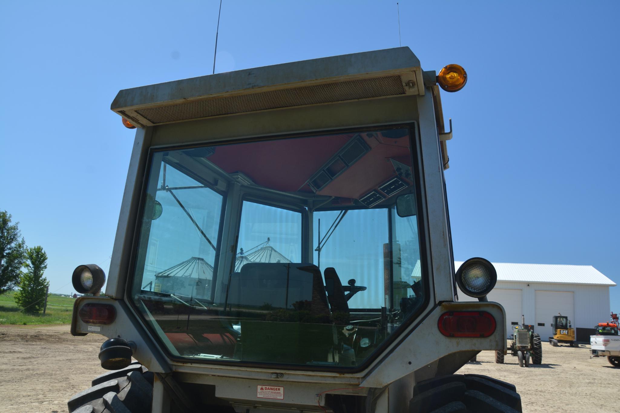 1980 White 2-85 2wd tractor