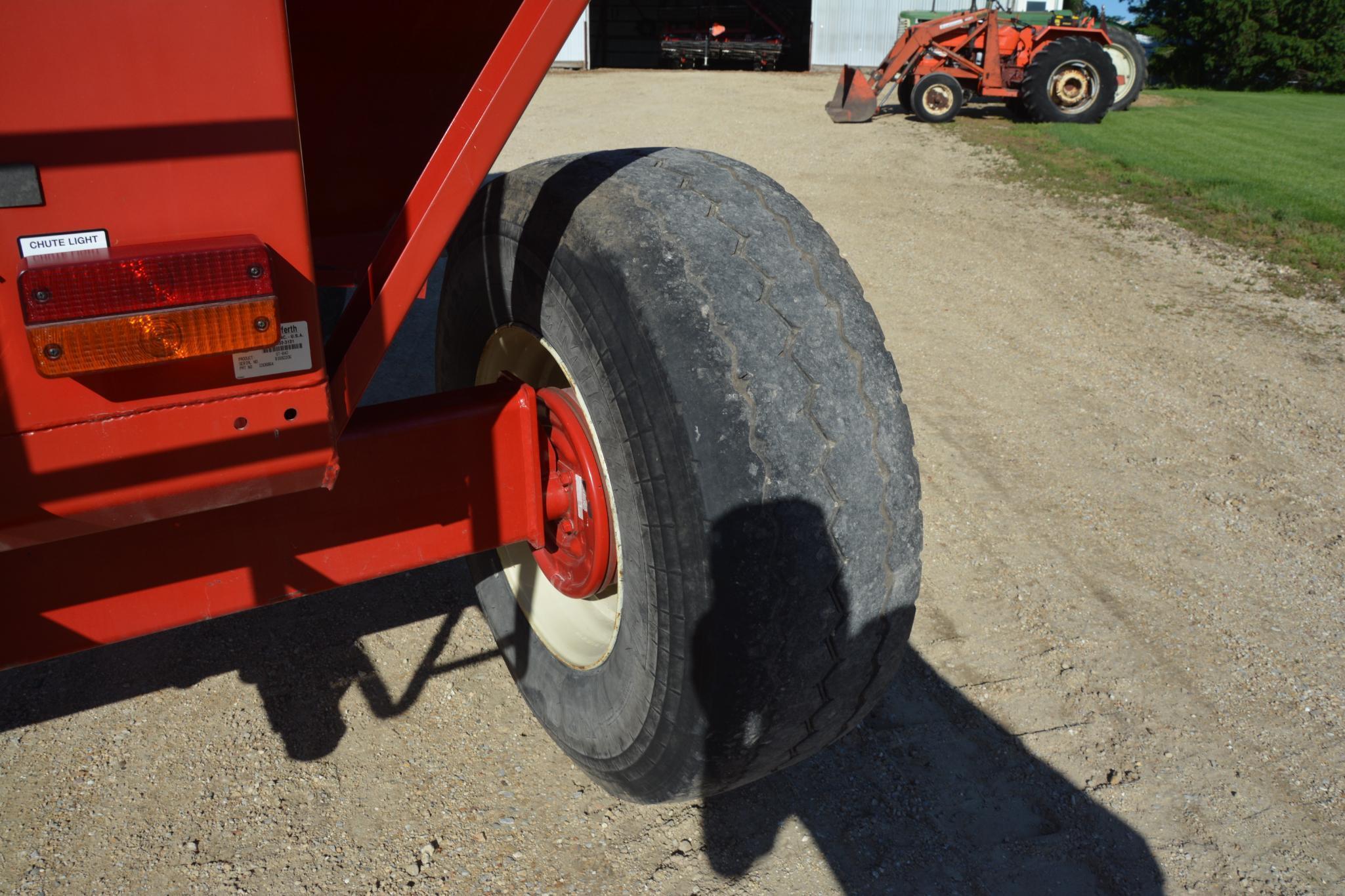 Brent 640 gravity wagon