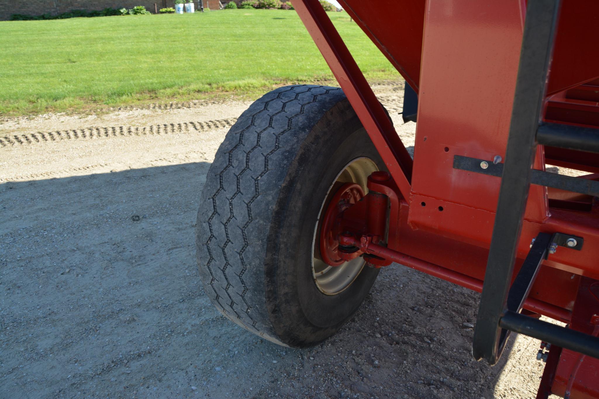 Brent 640 gravity wagon