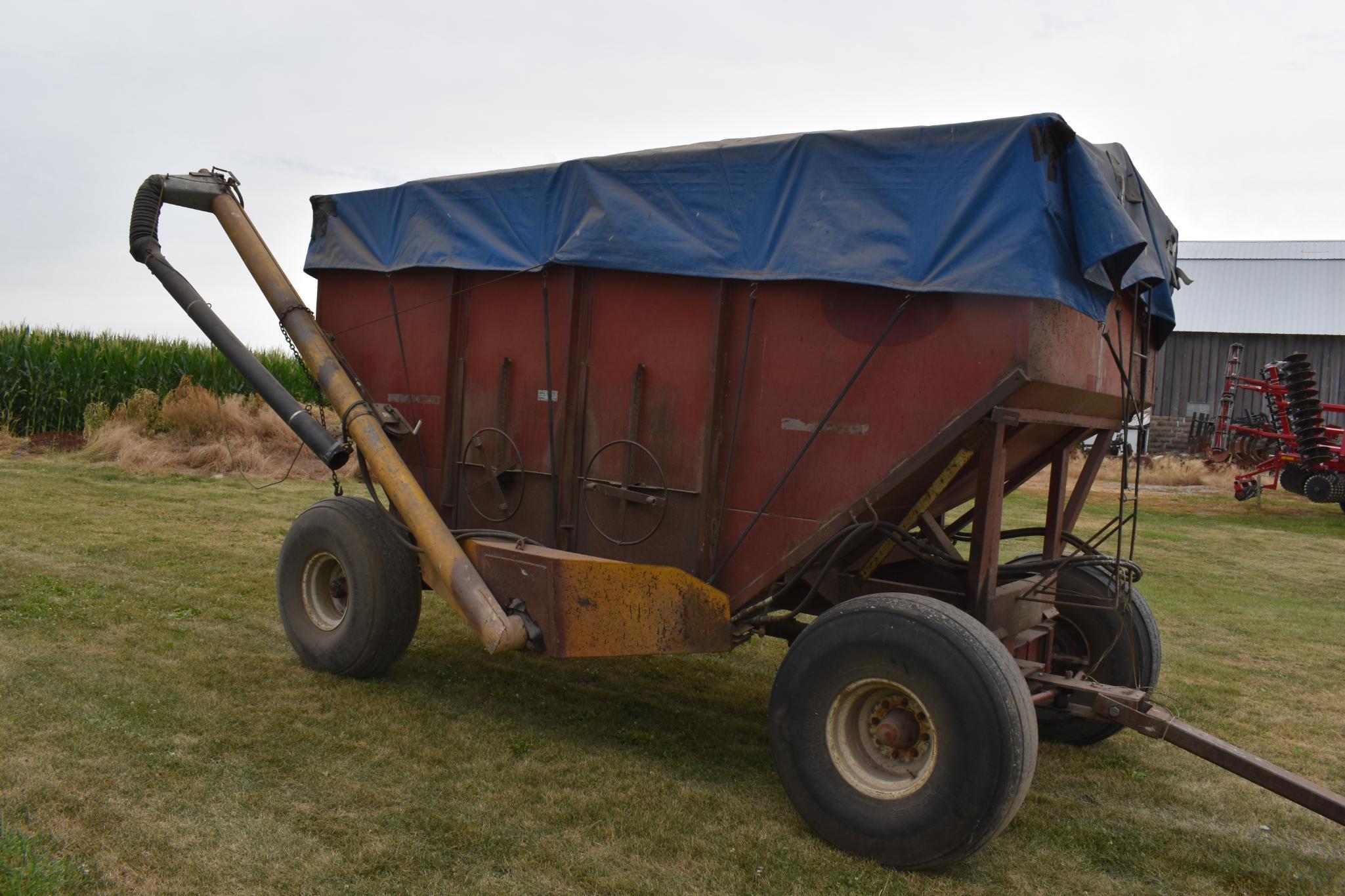 M&W 300B "Little Red Wagon" gravity wagon