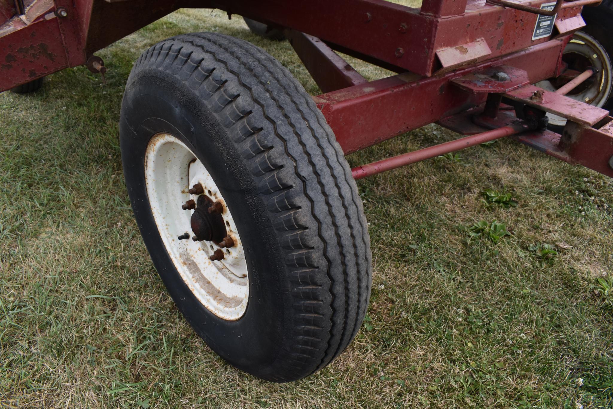 M&W 200B gravity wagon