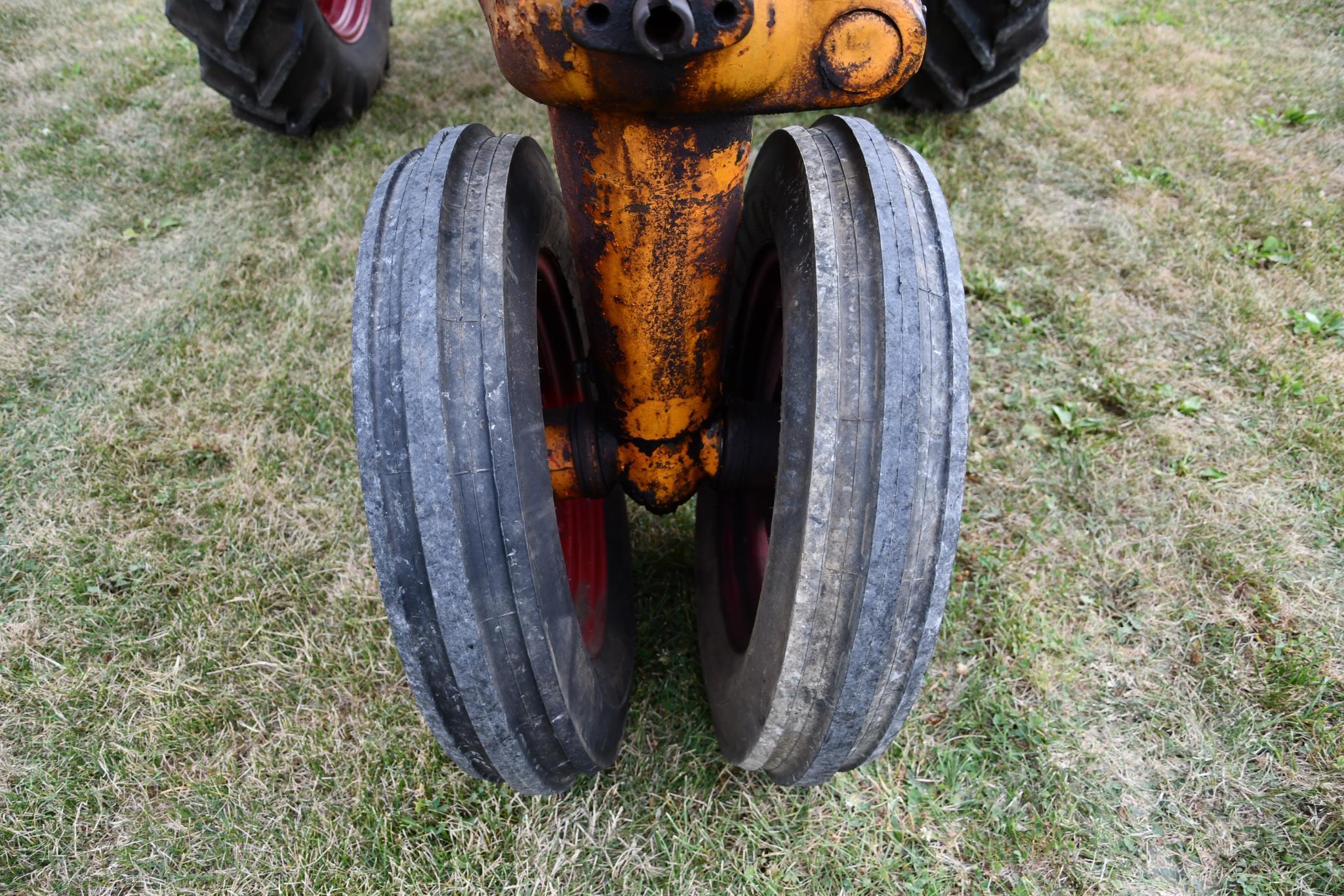 1949 MM RTU tractor