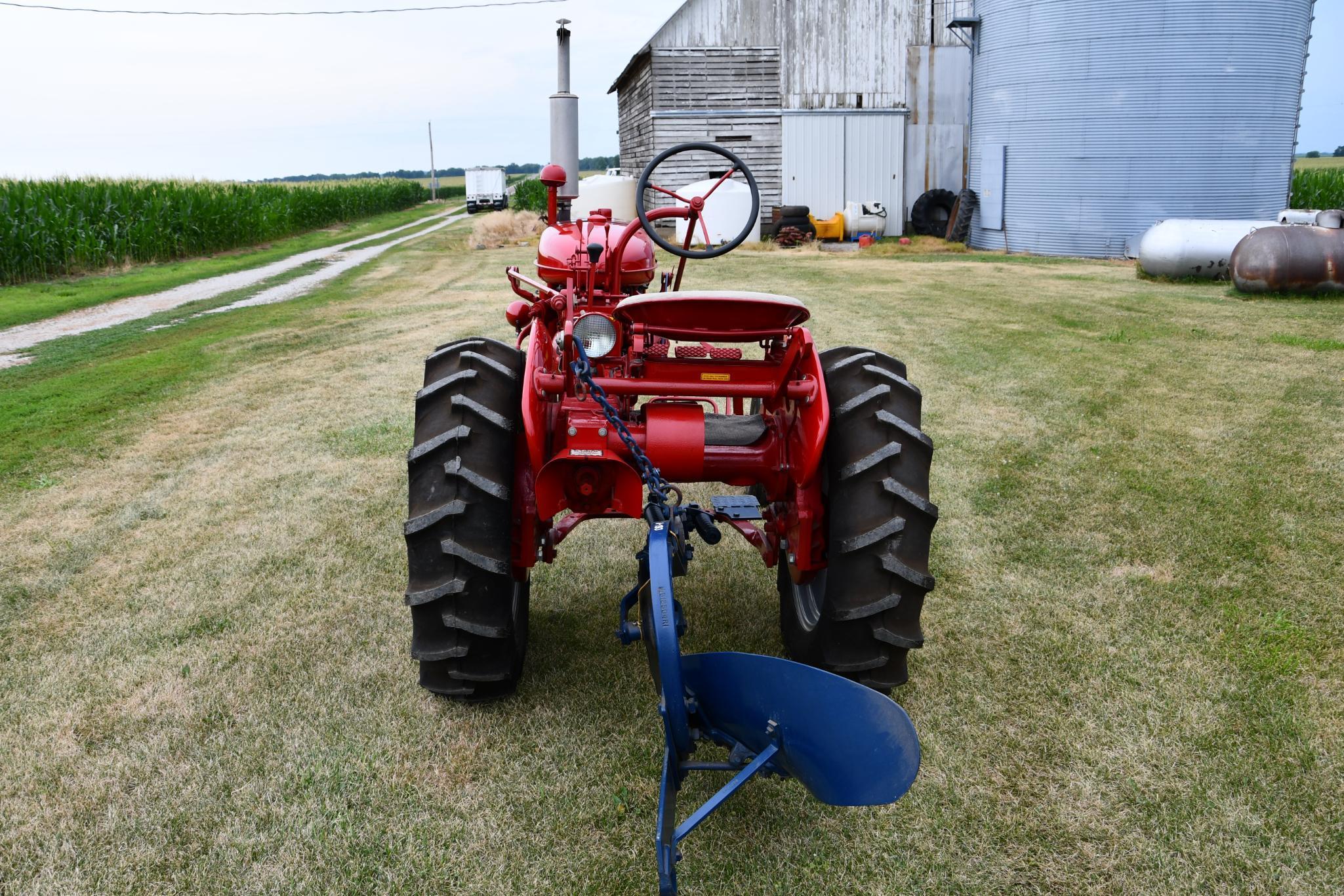 1948 IHC Super A tractor