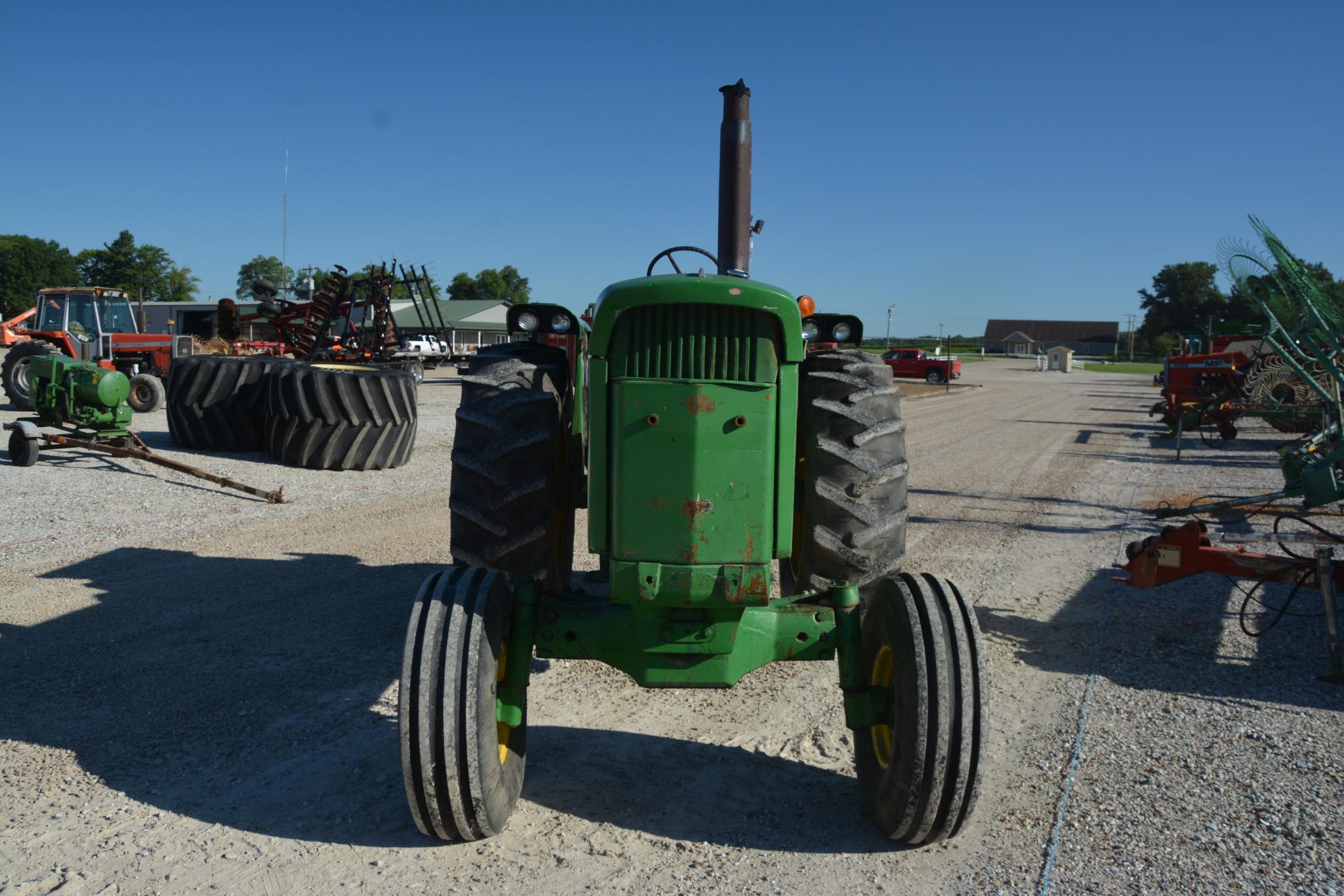 1969 John Deere 4520 2wd tractor