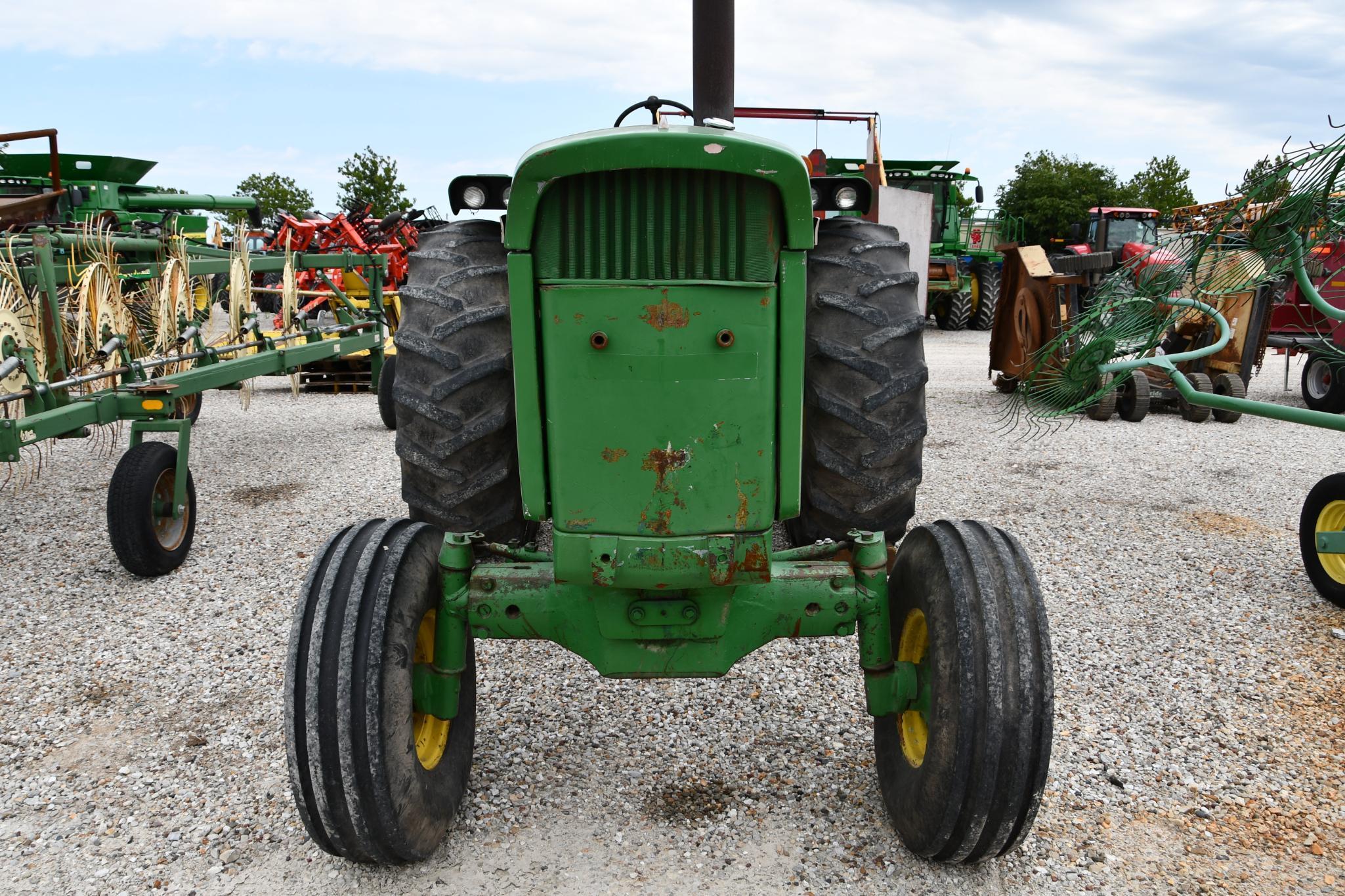 1969 John Deere 4520 2wd tractor