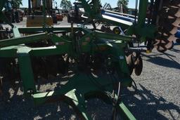 John Deere 630 32' disk