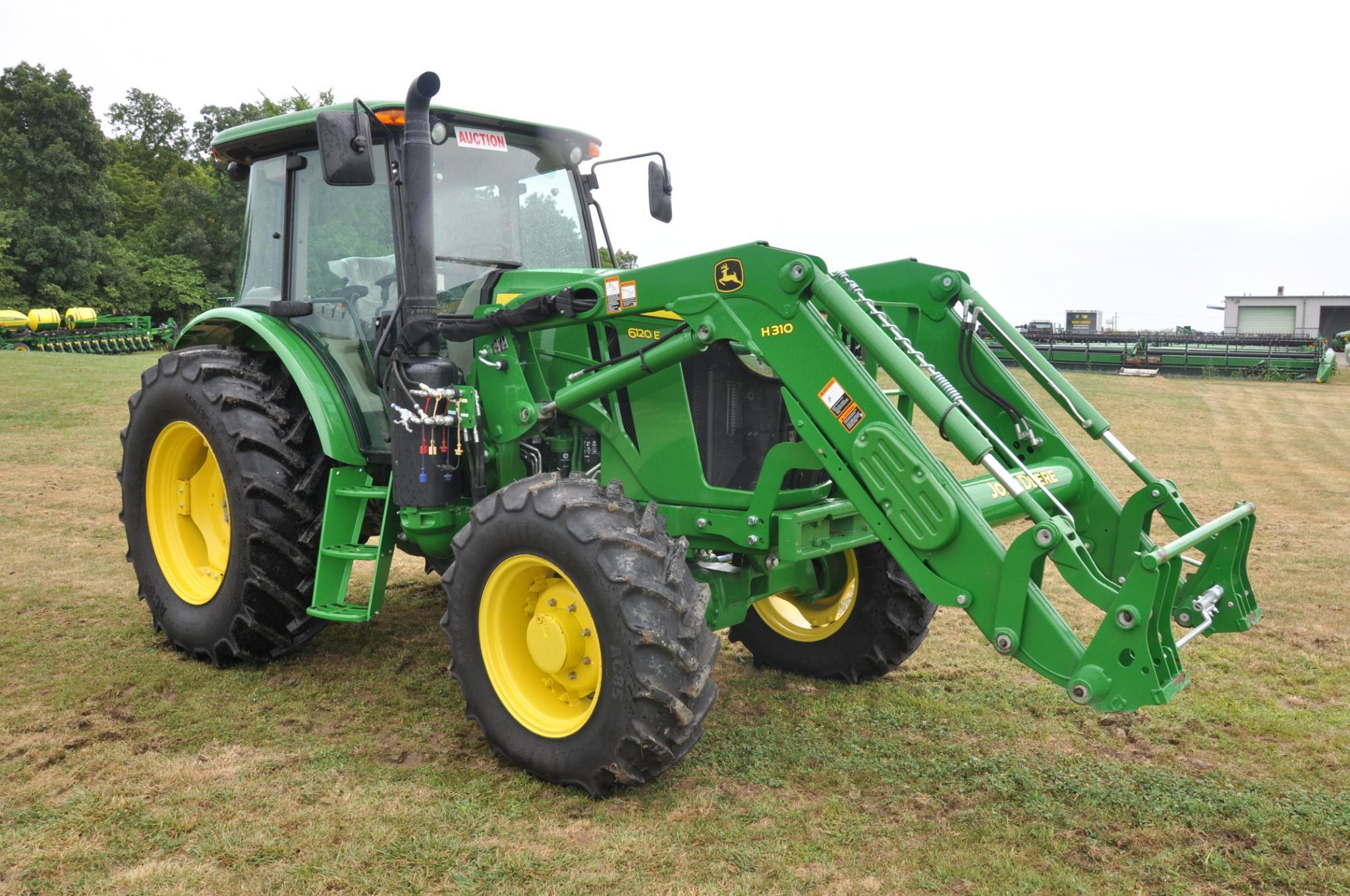 2016 JD 6120E MFWD tractor w/loader