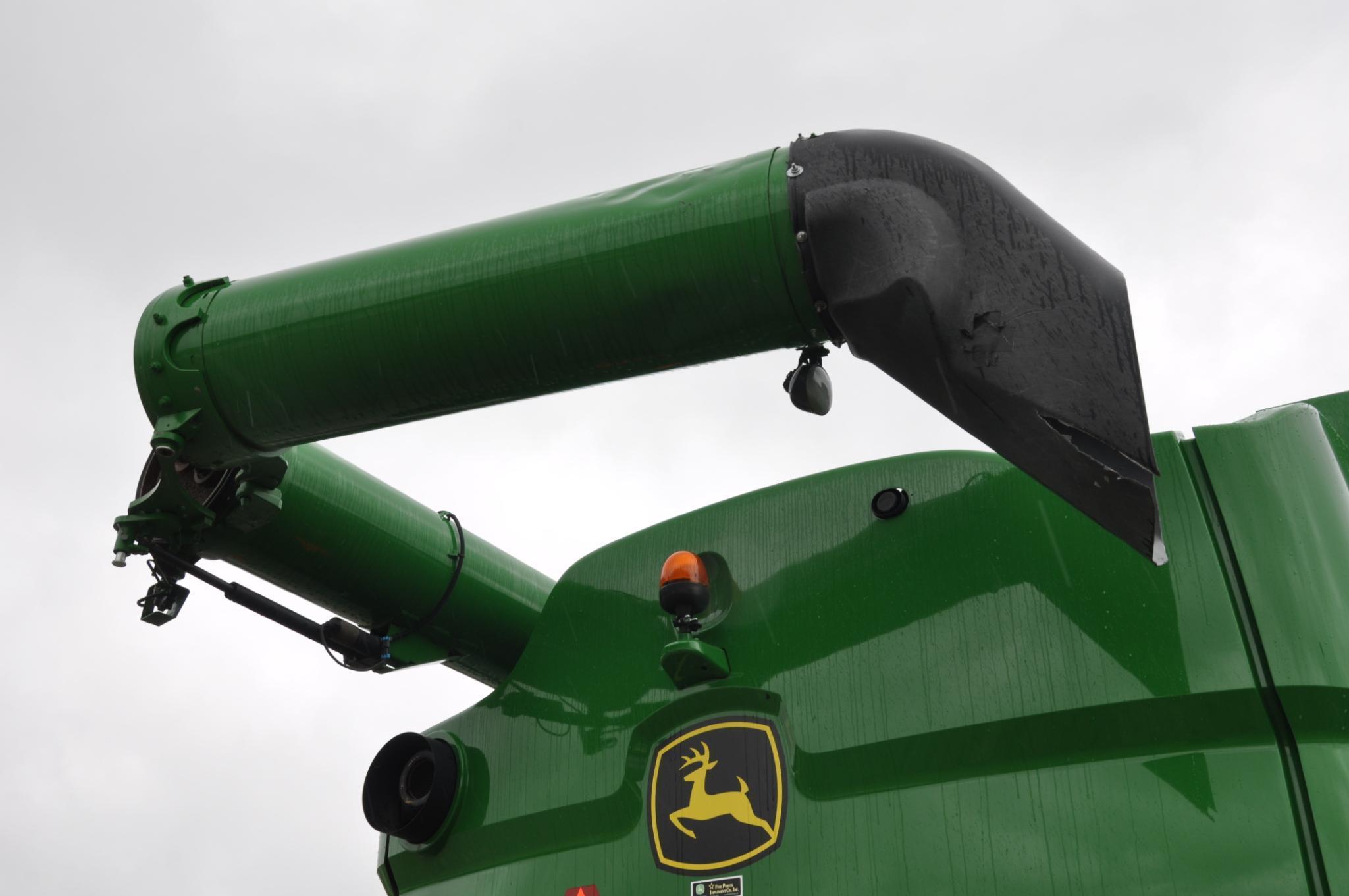 2016 JD S670 4wd combine