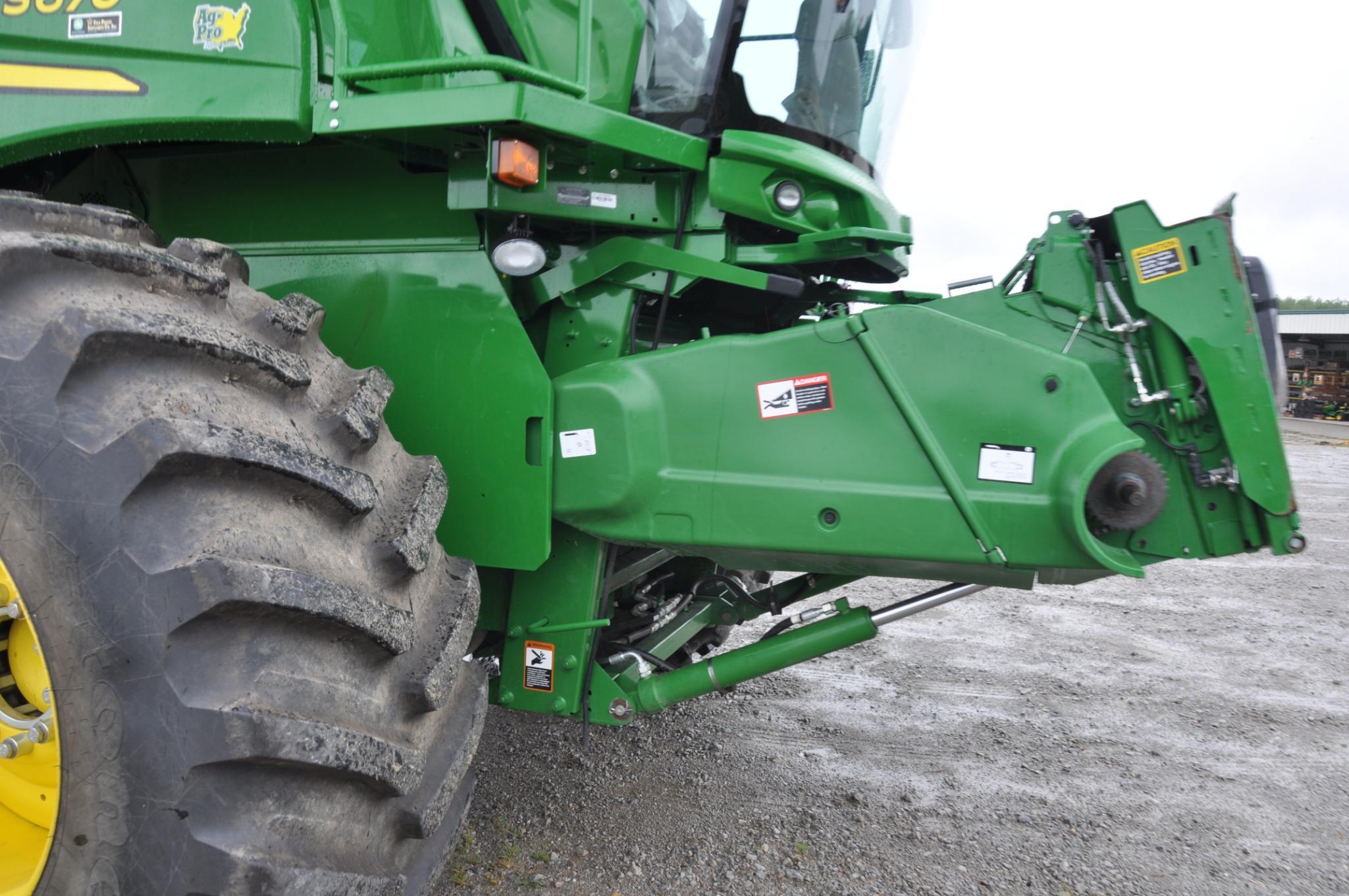 2016 JD S670 4wd combine