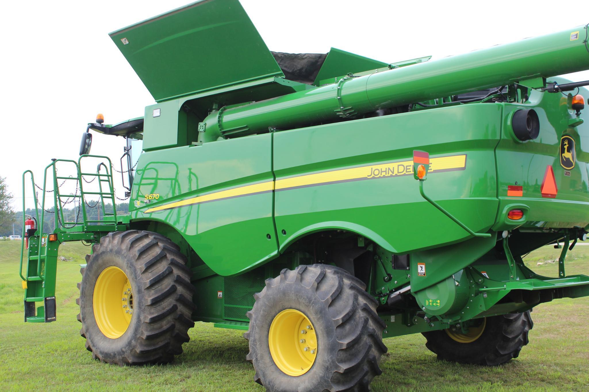 2016 JD S670 4wd combine