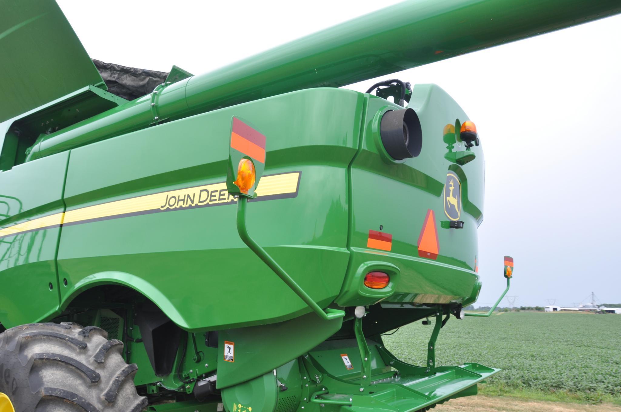 2017 JD S660 2wd combine