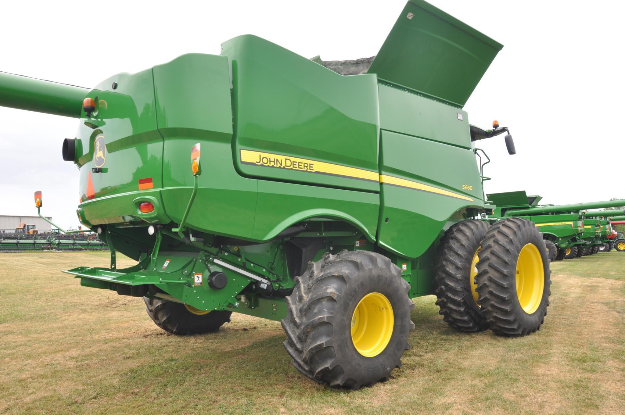 2017 JD S660 2wd combine